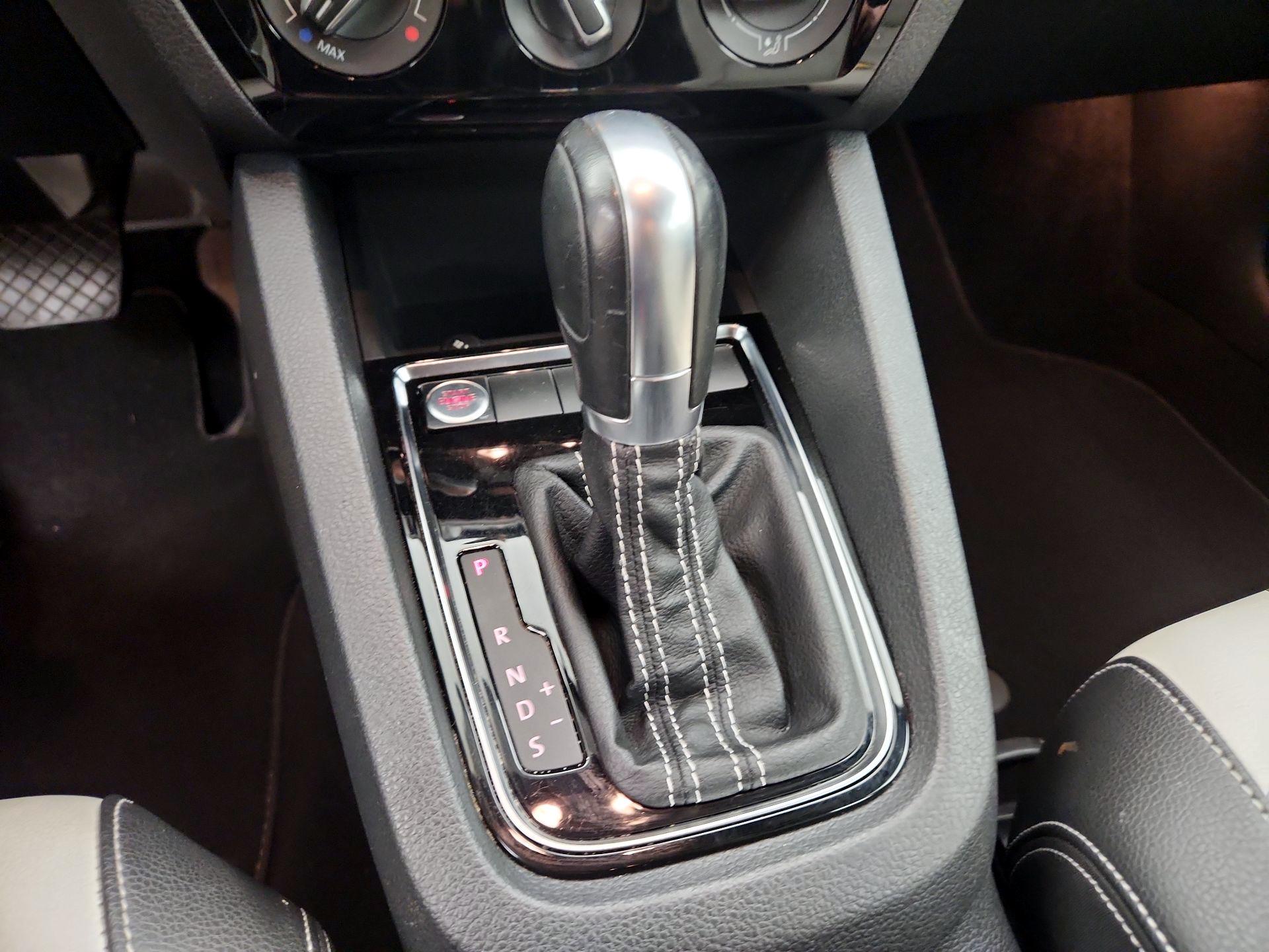 Thumbnail: 2016 Volkswagen Jetta - 18