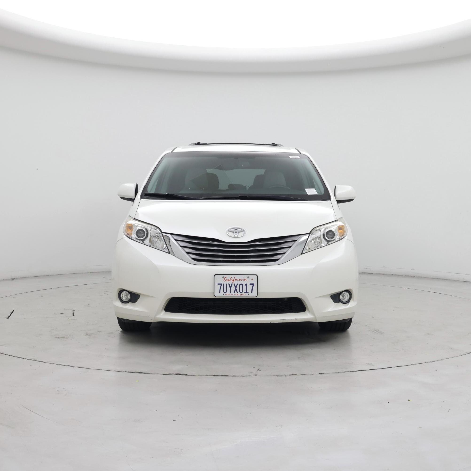 Thumbnail: 2017 Toyota Sienna - 5