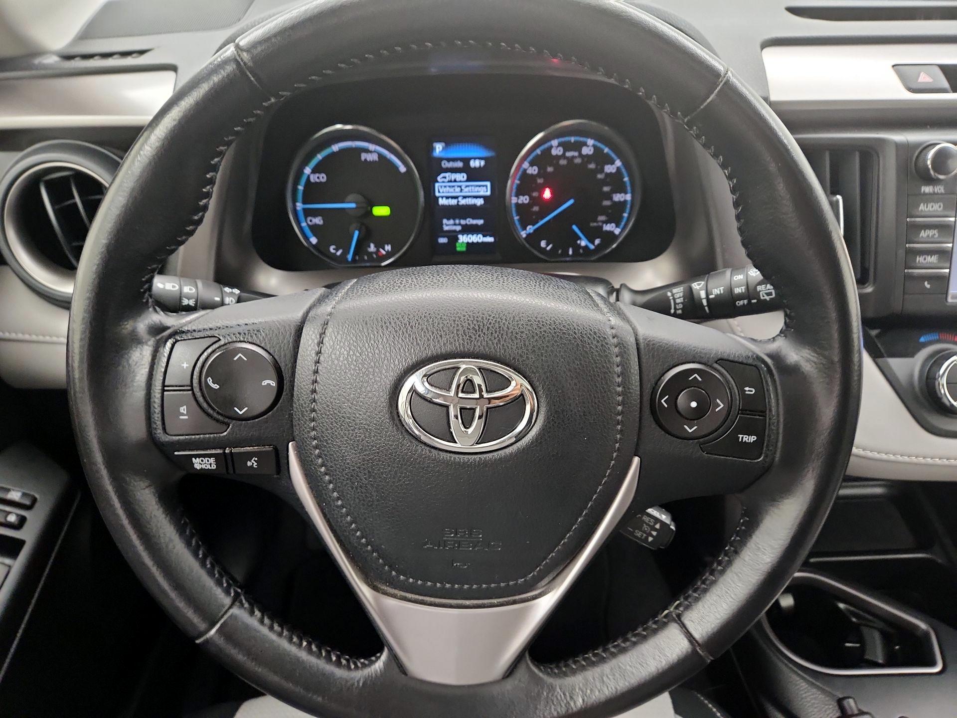 Thumbnail: 2016 Toyota RAV4 - 10