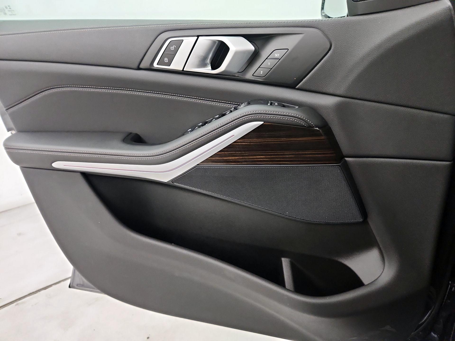 Thumbnail: 2021 BMW X5 - 12