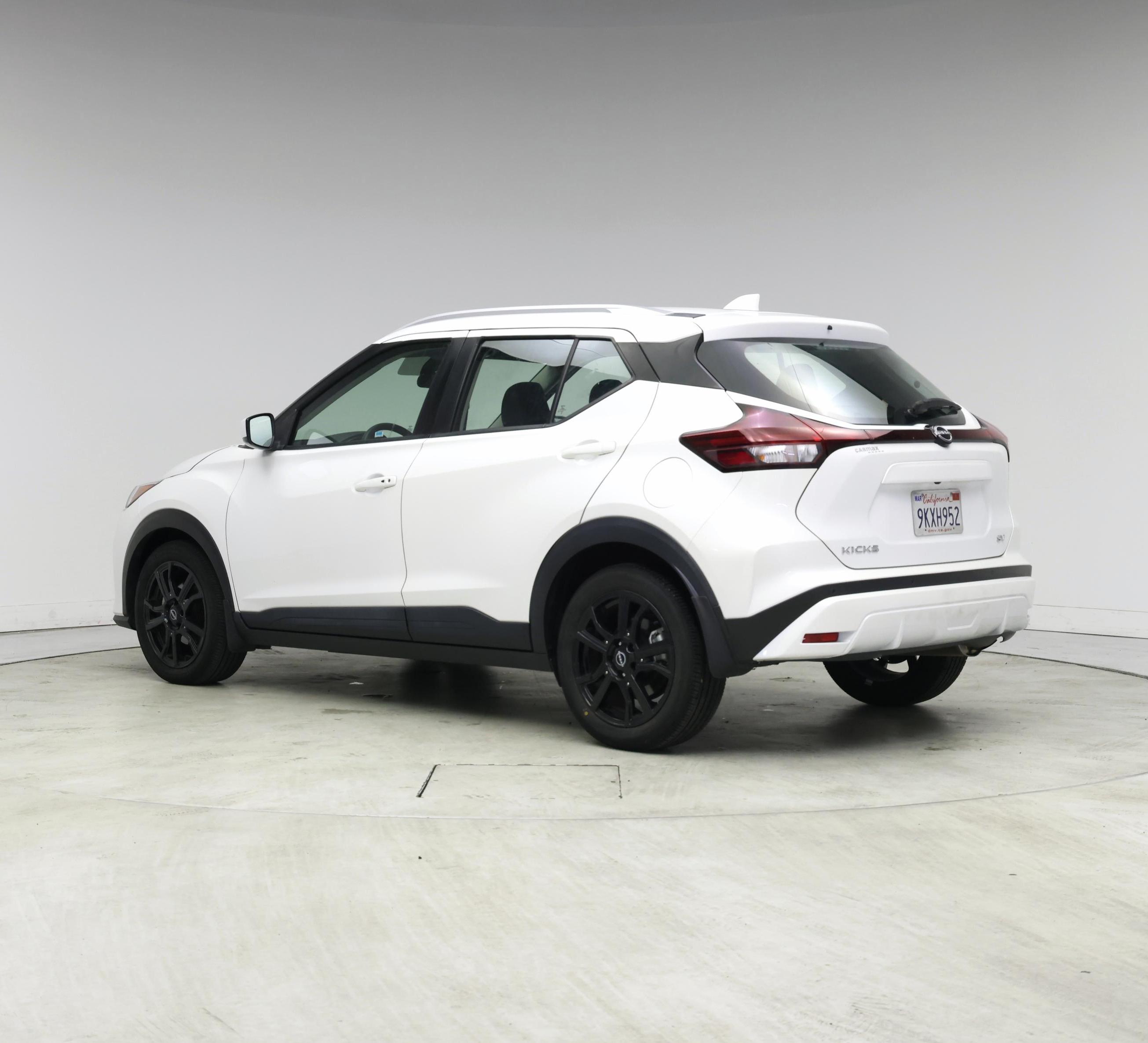 Thumbnail: 2023 Nissan Kicks - 2