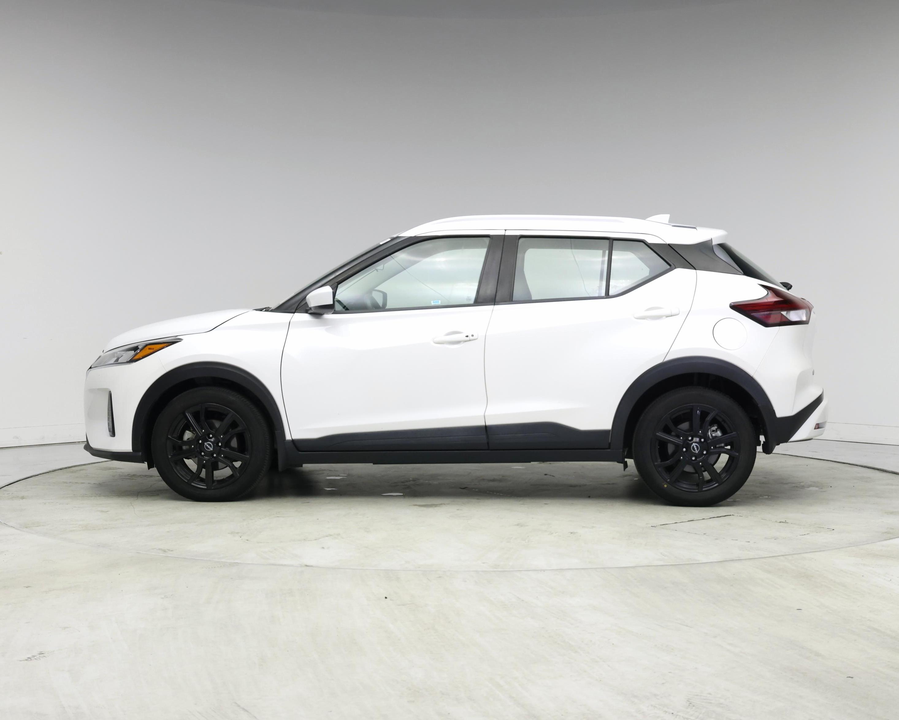 Thumbnail: 2023 Nissan Kicks - 3