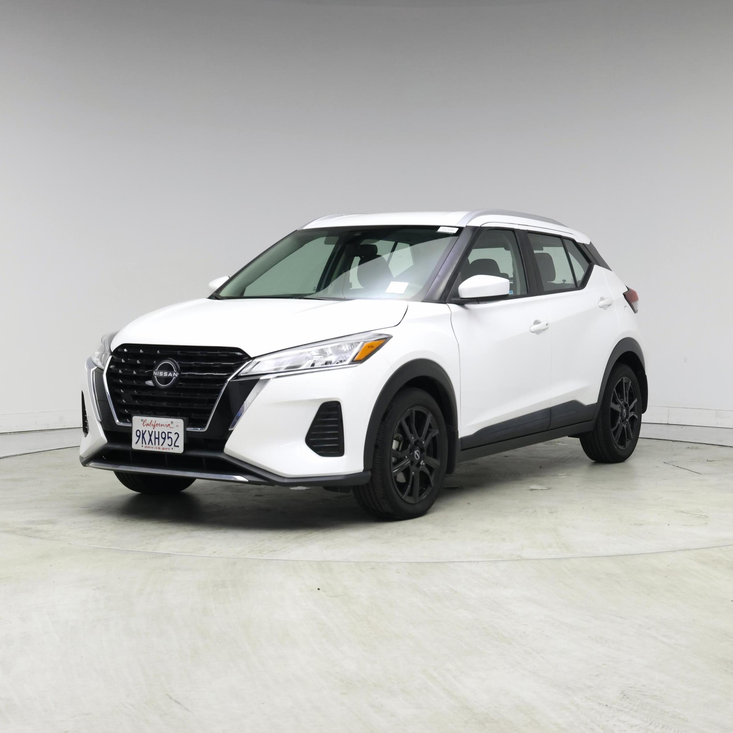 Thumbnail: 2023 Nissan Kicks - 4
