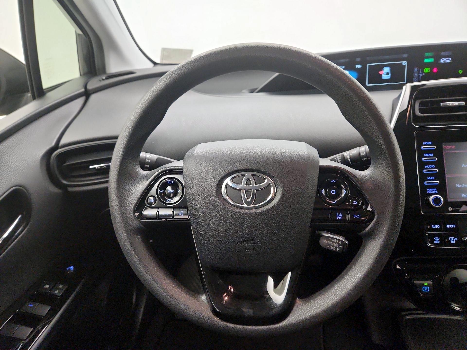 Thumbnail: 2022 Toyota Prius - 10