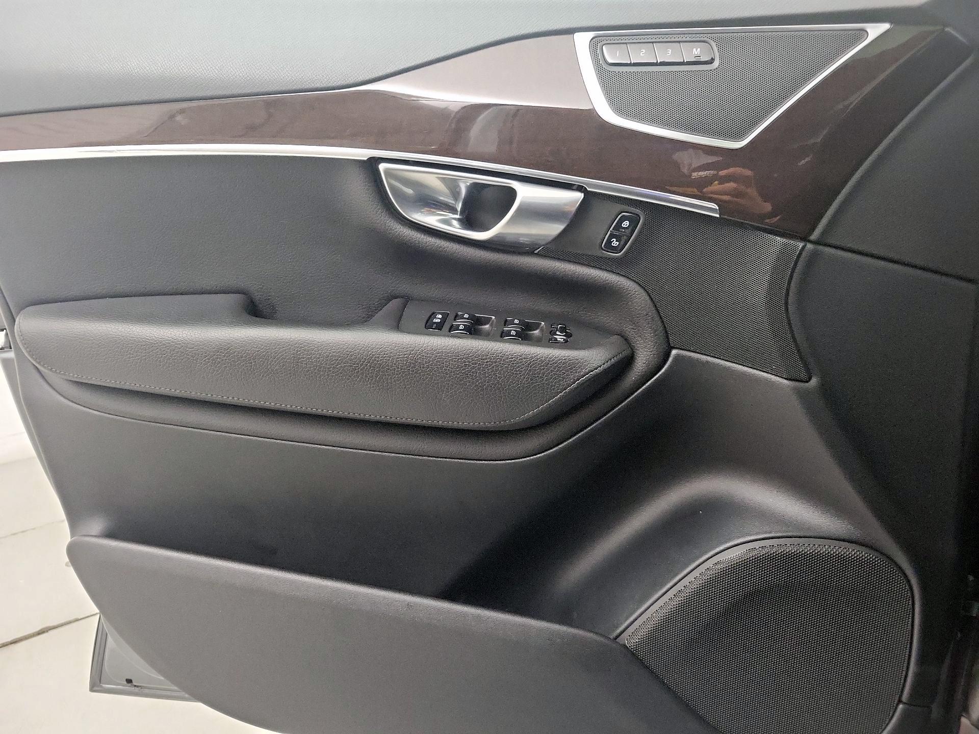 Thumbnail: 2019 Volvo XC90 - 12