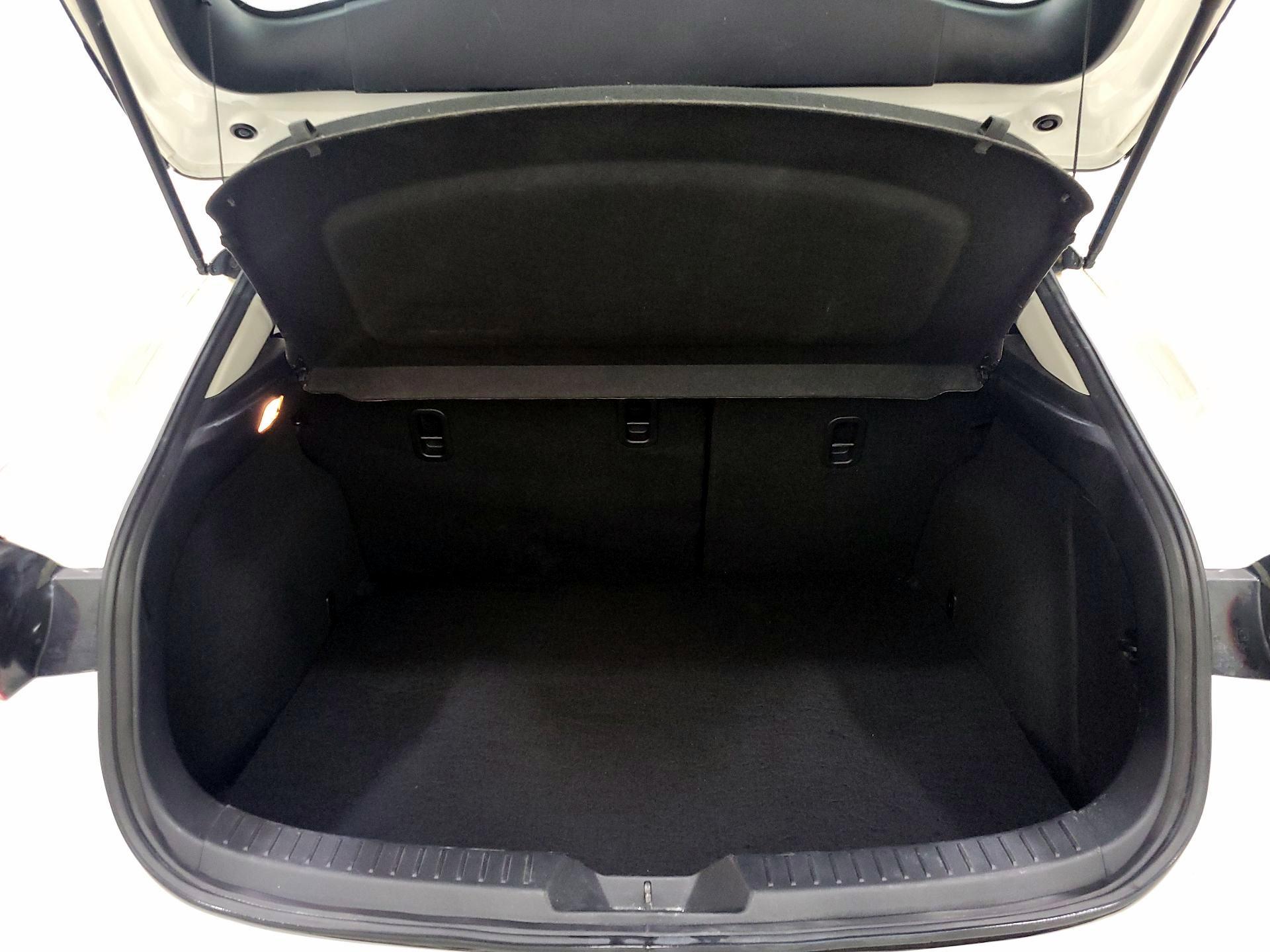 Thumbnail: 2016 Mazda Mazda3 - 20