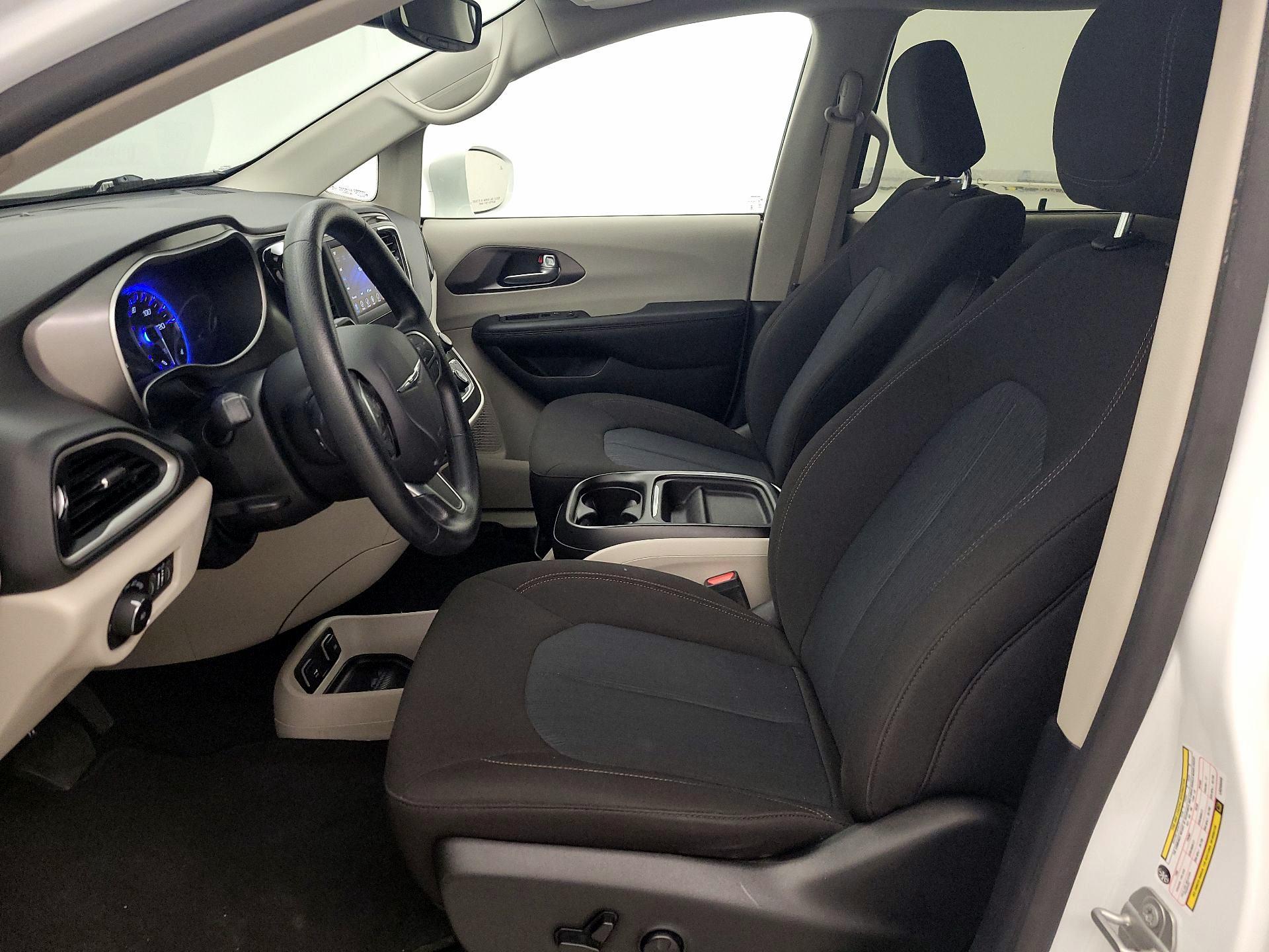 Thumbnail: 2020 Chrysler Pacifica - 11