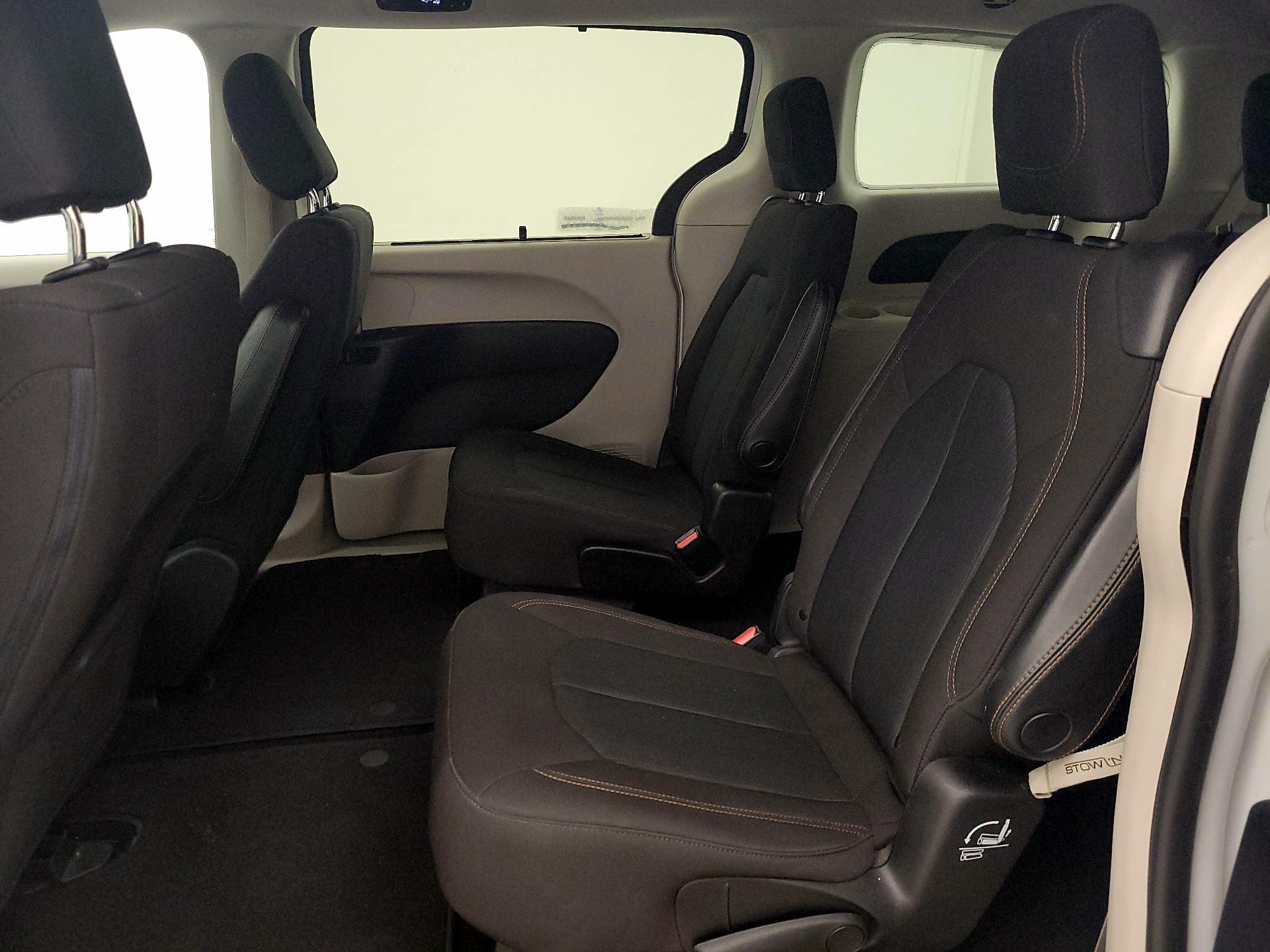 Thumbnail: 2020 Chrysler Pacifica - 20