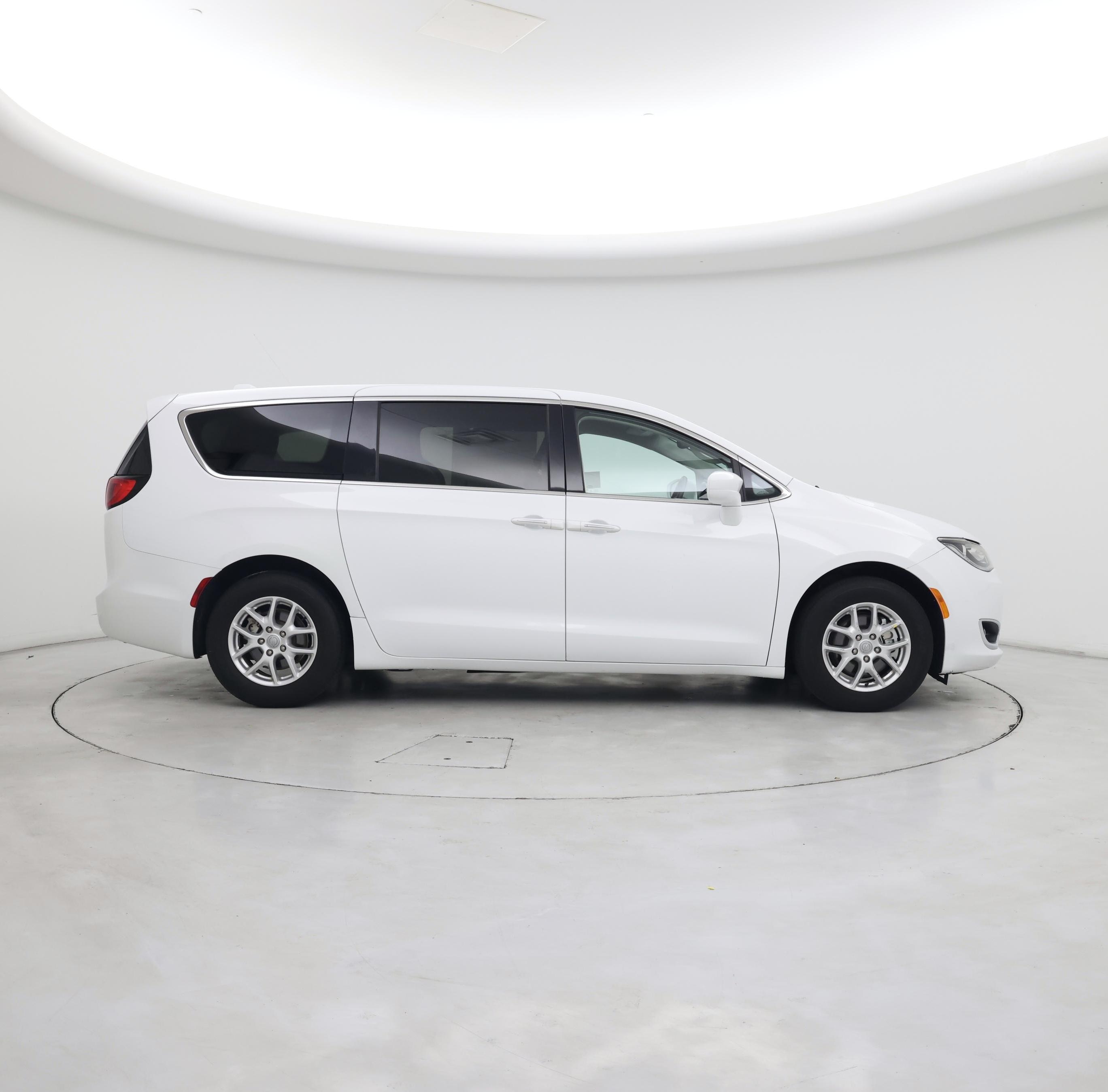 Thumbnail: 2020 Chrysler Pacifica - 7