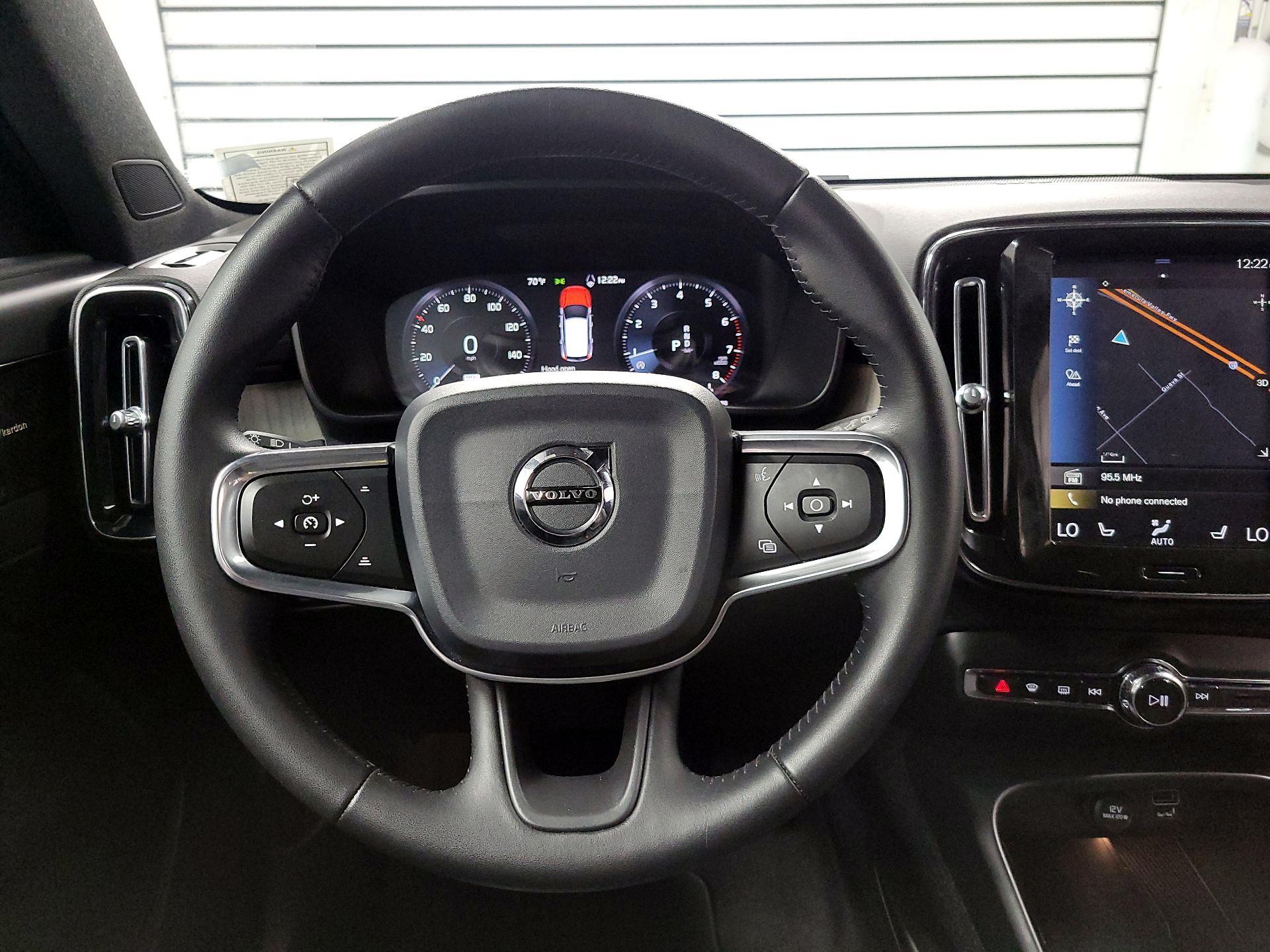 Thumbnail: 2020 Volvo XC40 - 10