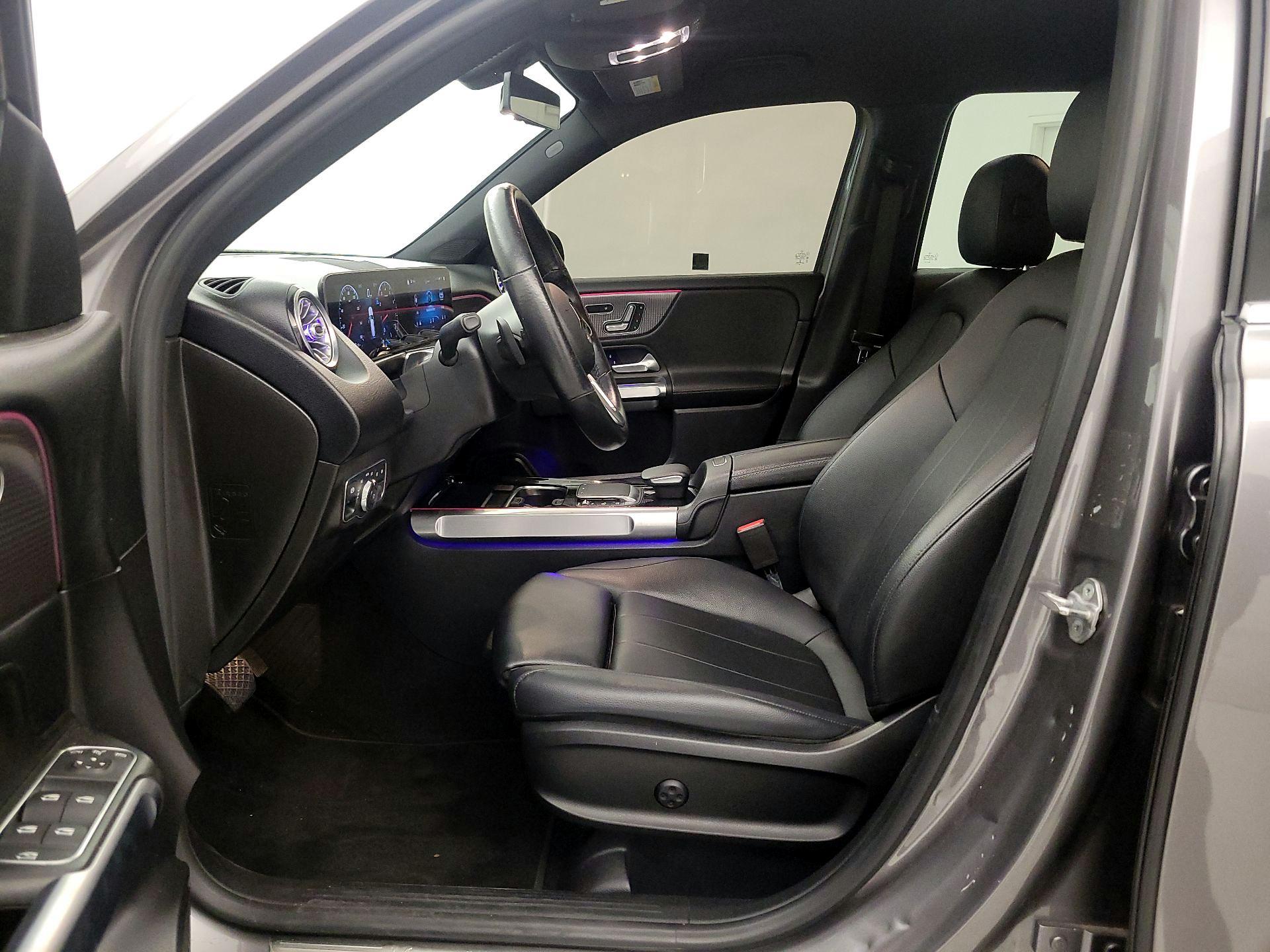 Thumbnail: 2021 Mercedes-Benz GLB - 11