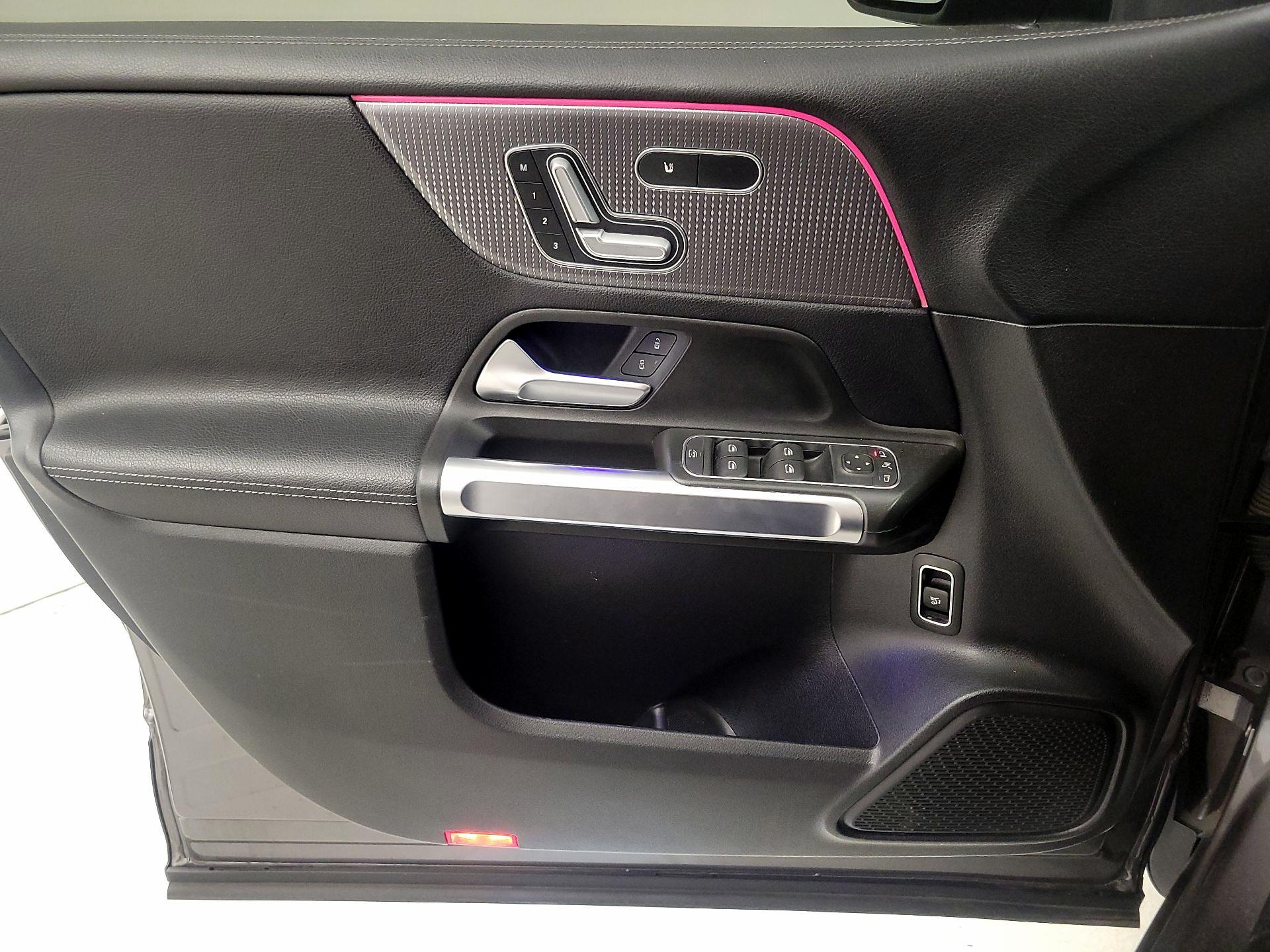 Thumbnail: 2021 Mercedes-Benz GLB - 12