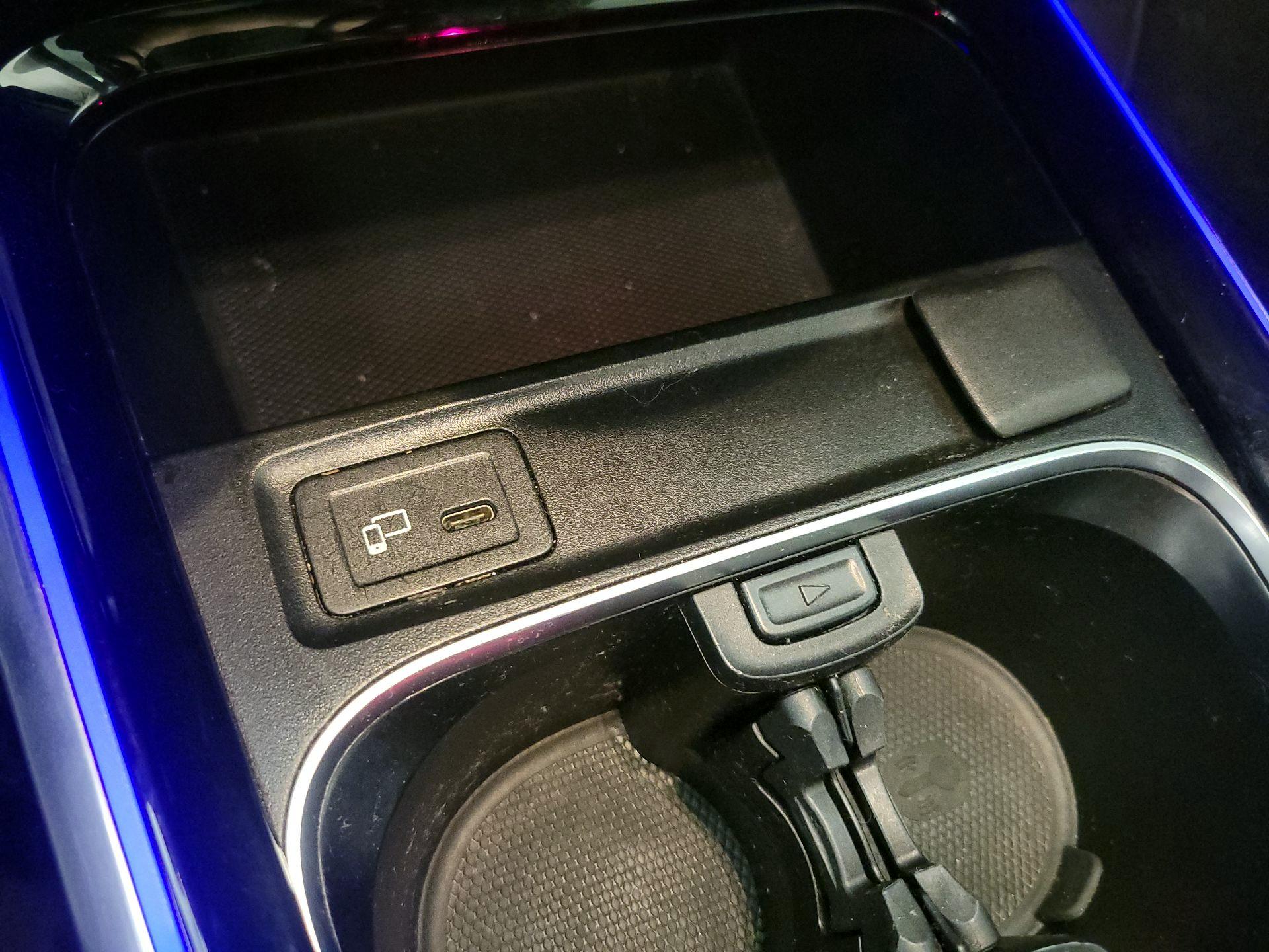 Thumbnail: 2021 Mercedes-Benz GLB - 18