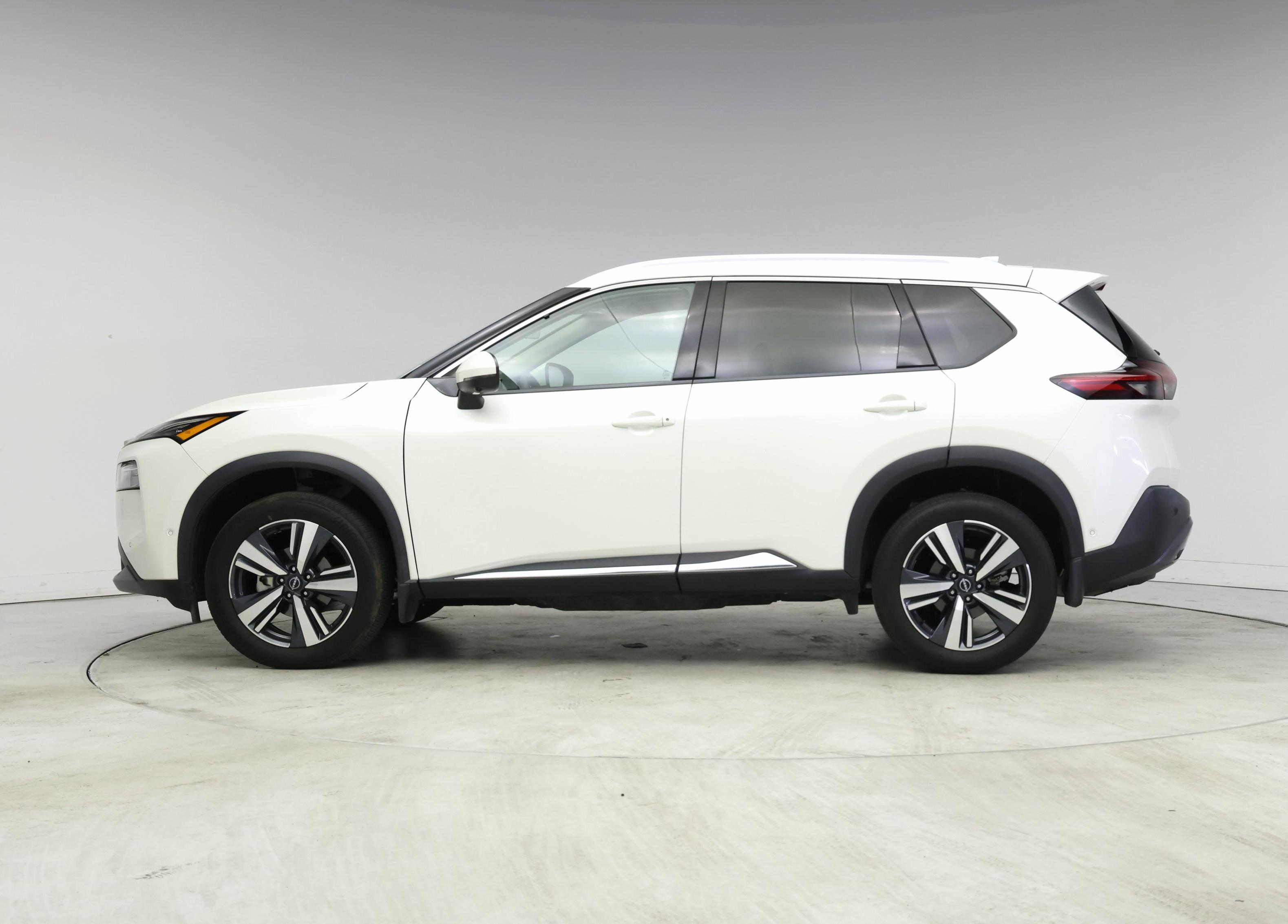Thumbnail: 2023 Nissan Rogue - 3
