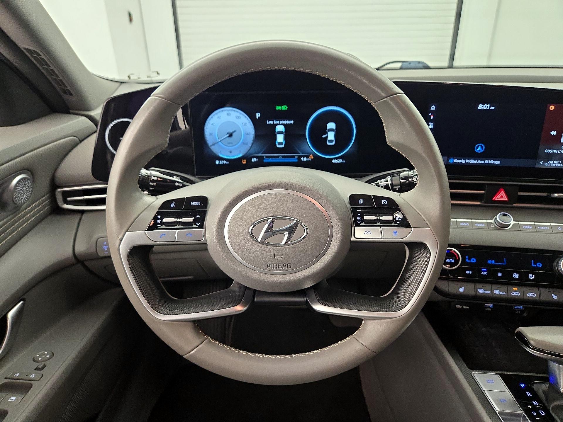 Thumbnail: 2023 Hyundai Elantra - 10