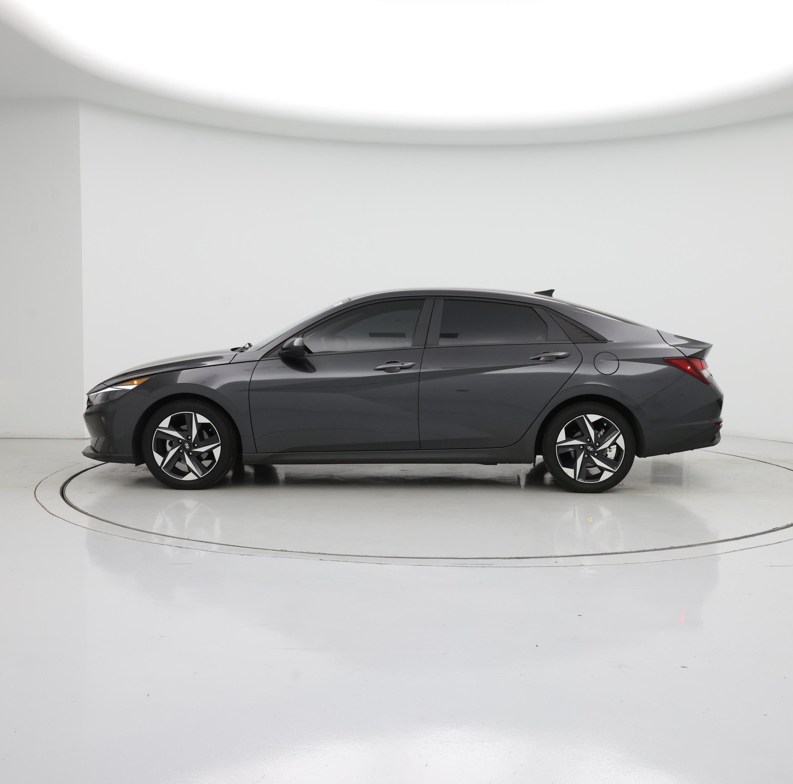 Thumbnail: 2023 Hyundai Elantra - 3