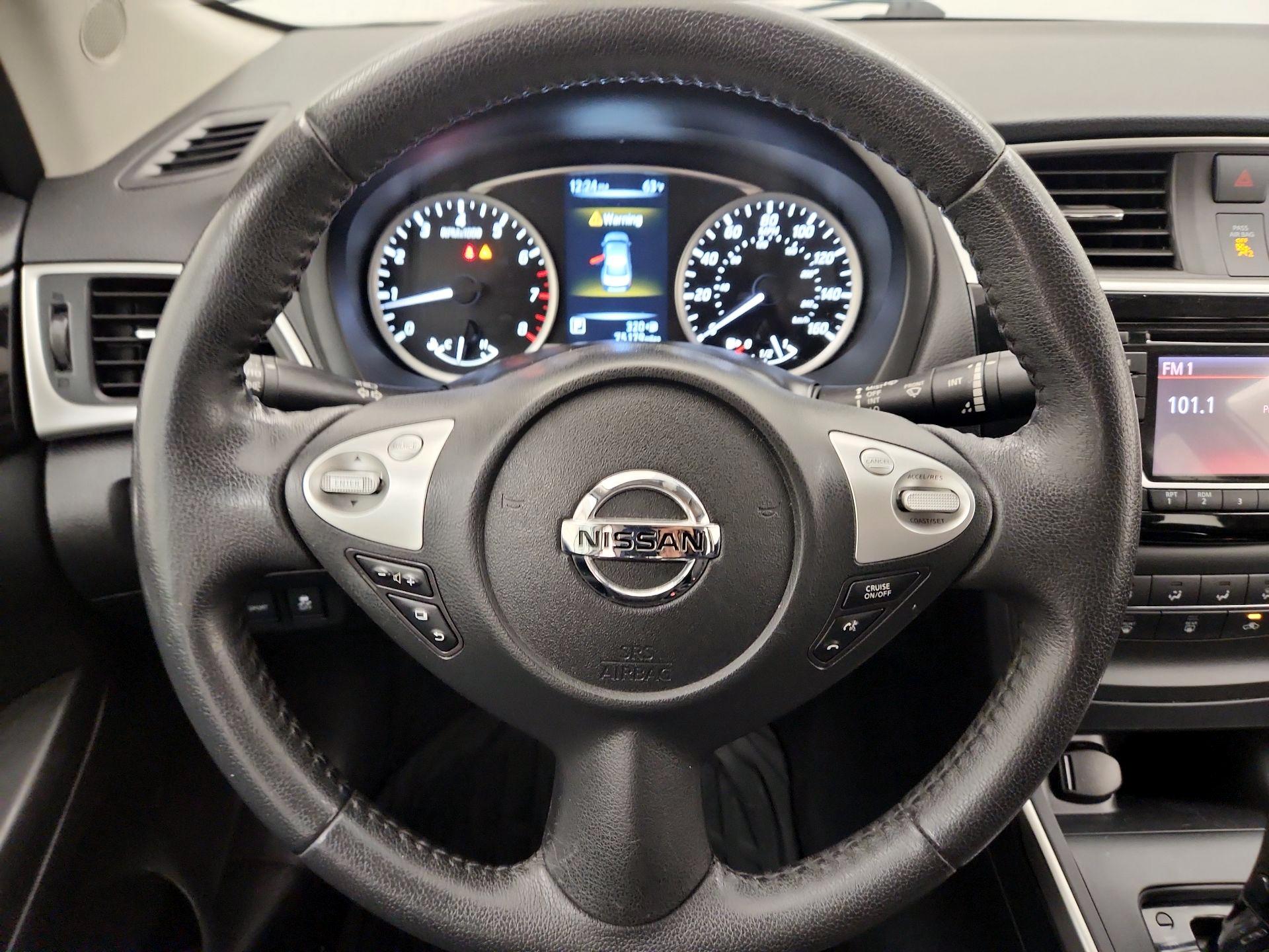 Thumbnail: 2017 Nissan Sentra - 10