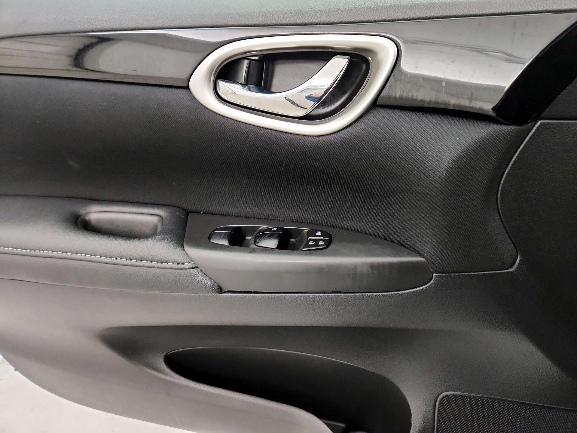 Thumbnail: 2017 Nissan Sentra - 12