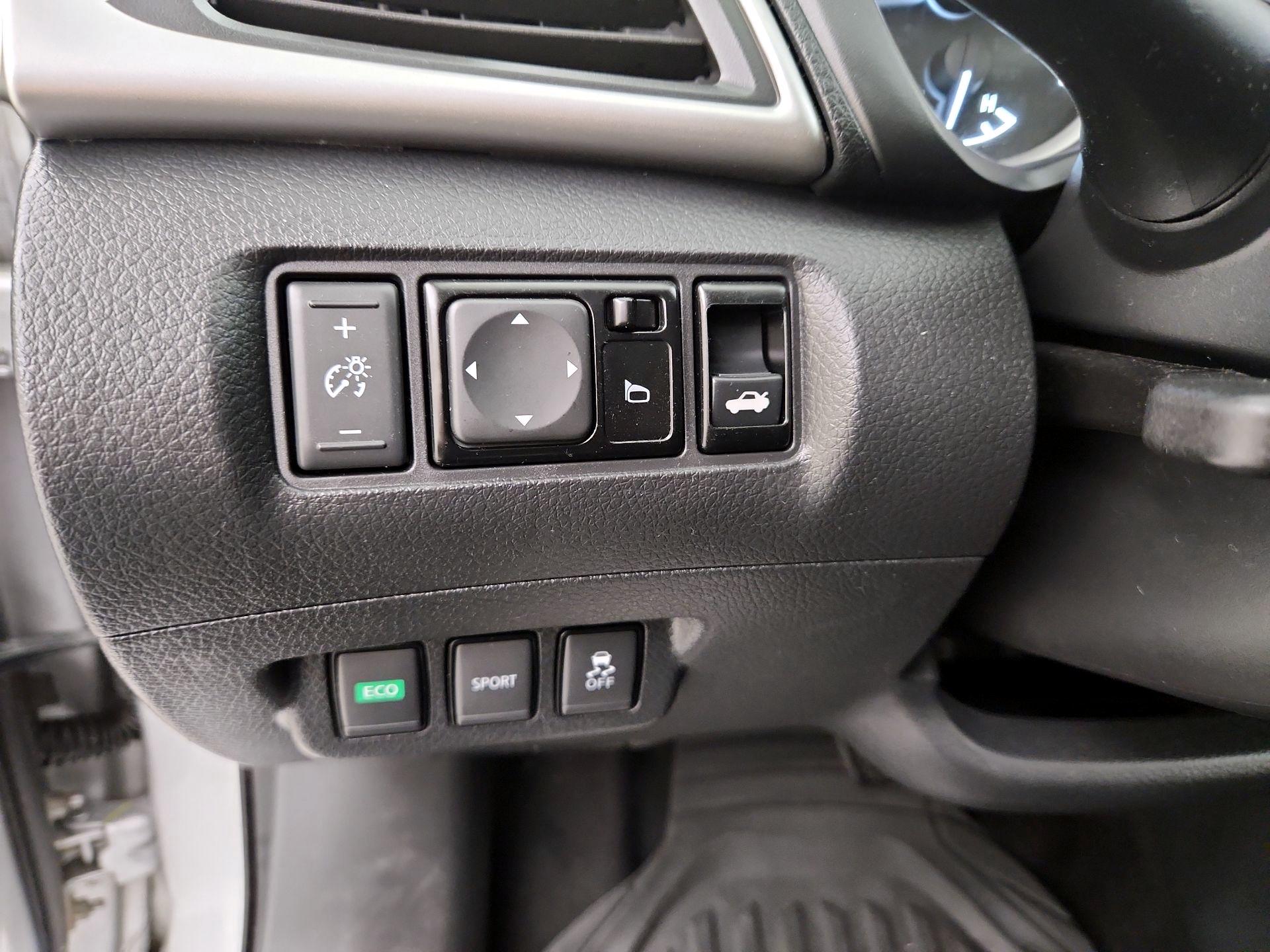 Thumbnail: 2017 Nissan Sentra - 13