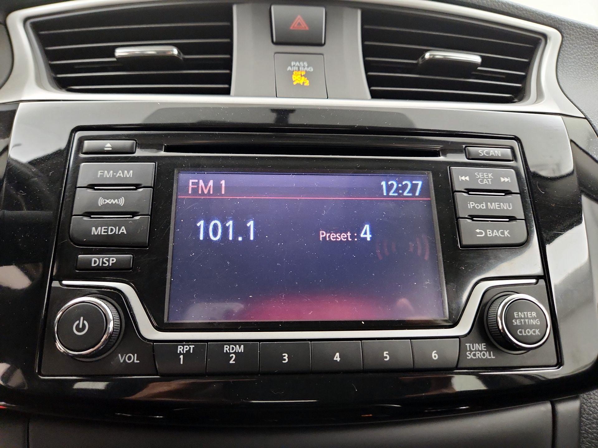 Thumbnail: 2017 Nissan Sentra - 15