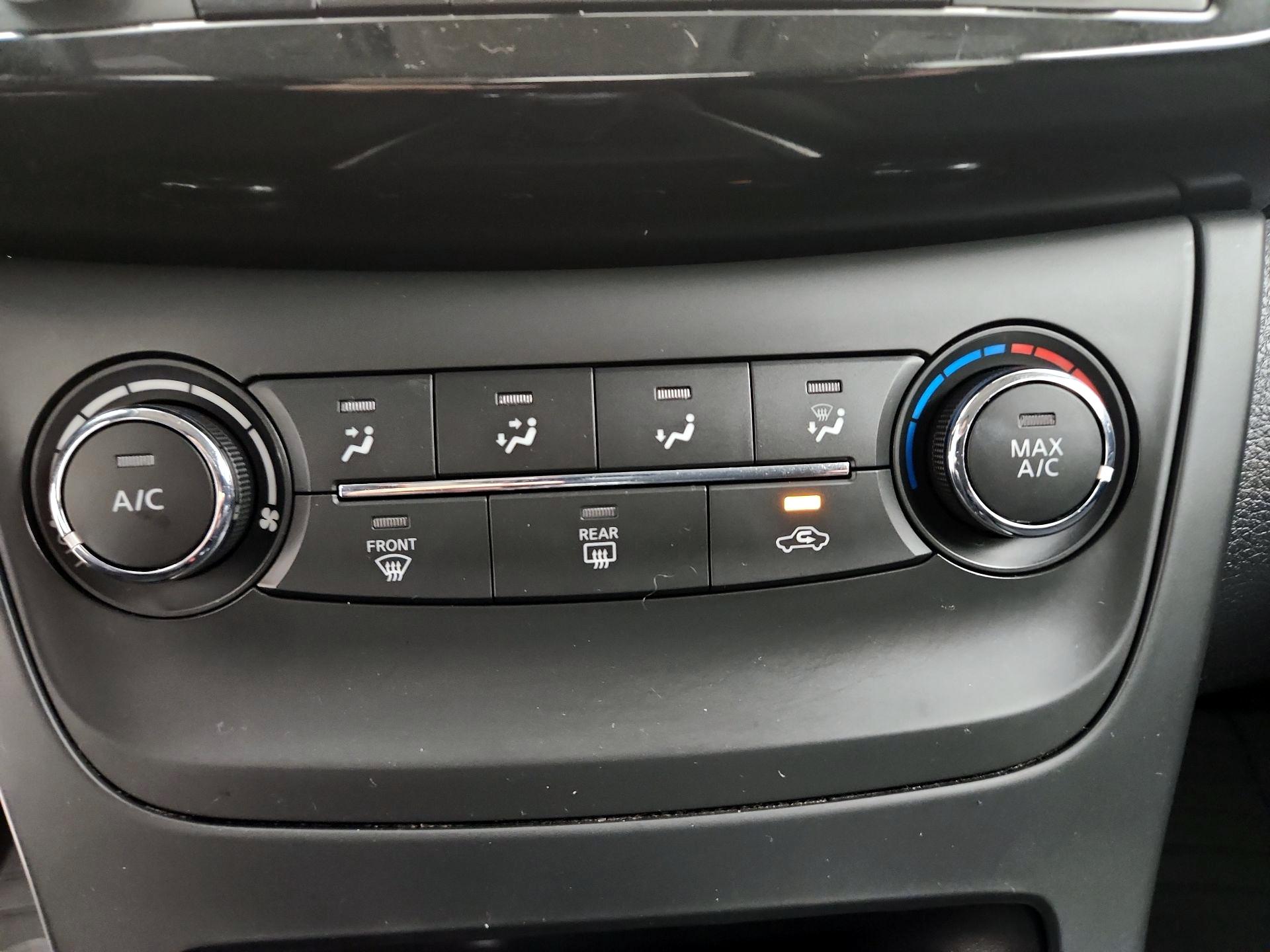 Thumbnail: 2017 Nissan Sentra - 16