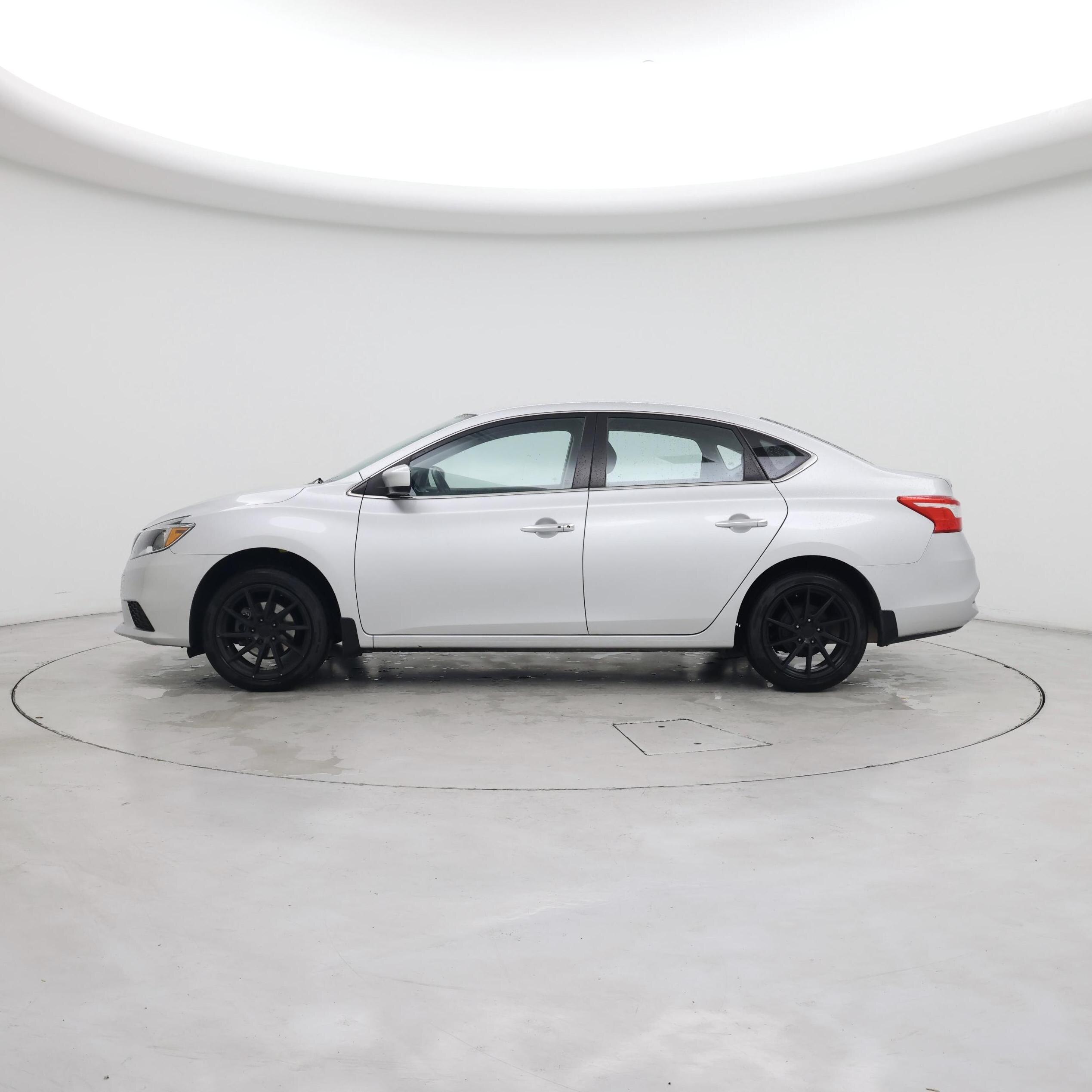 Thumbnail: 2017 Nissan Sentra - 3