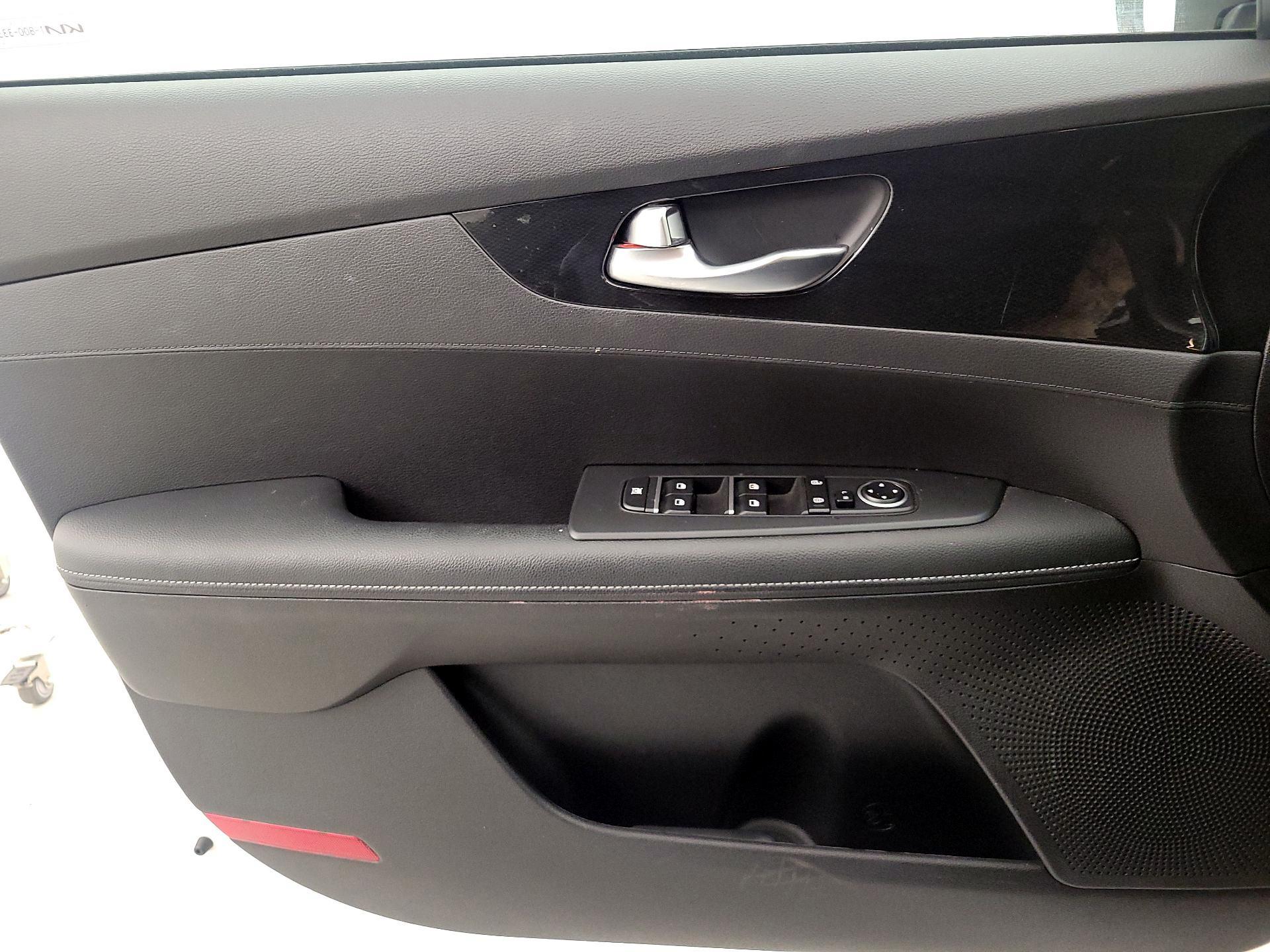 Thumbnail: 2023 Kia Forte - 12