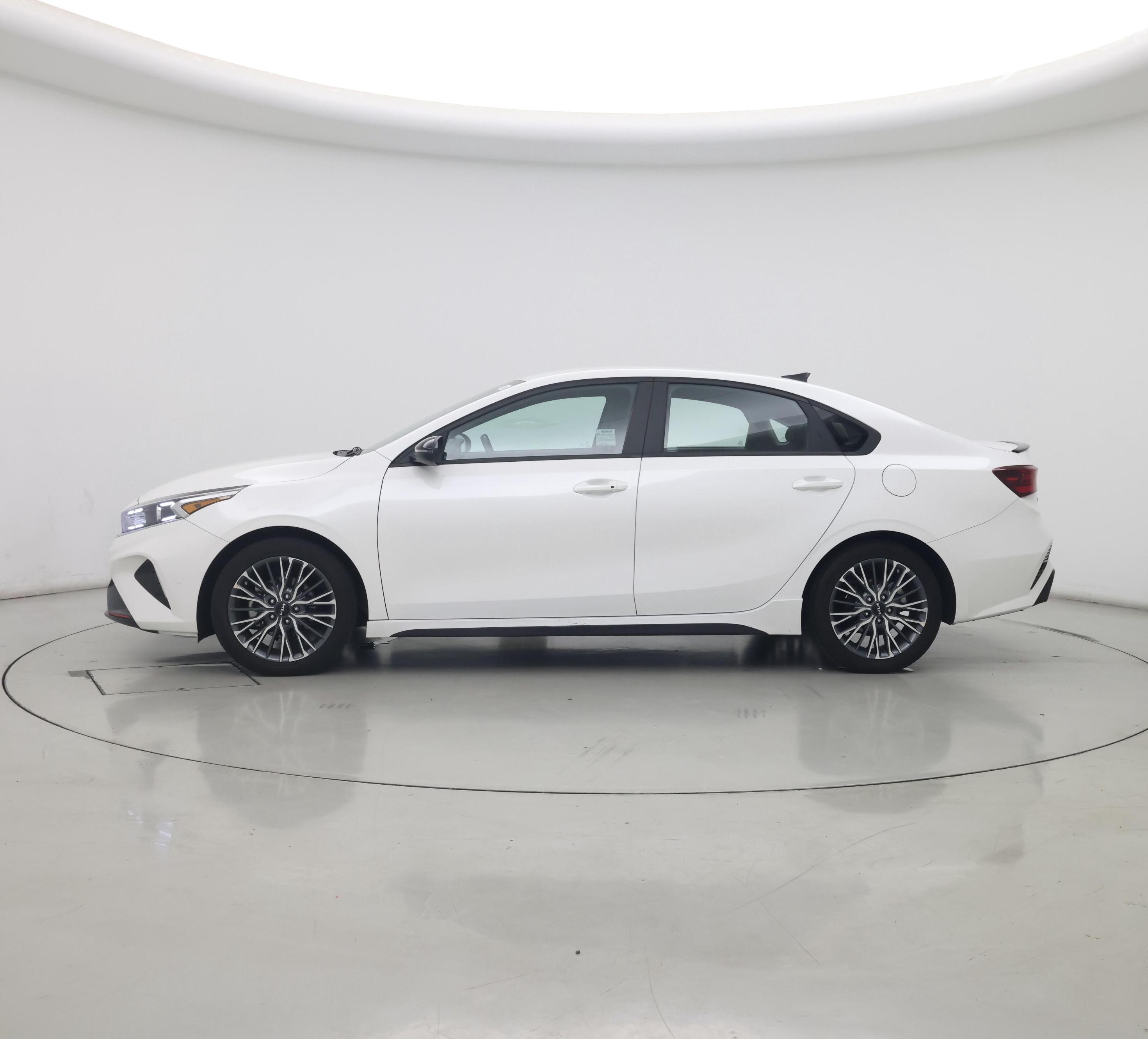 Thumbnail: 2023 Kia Forte - 3