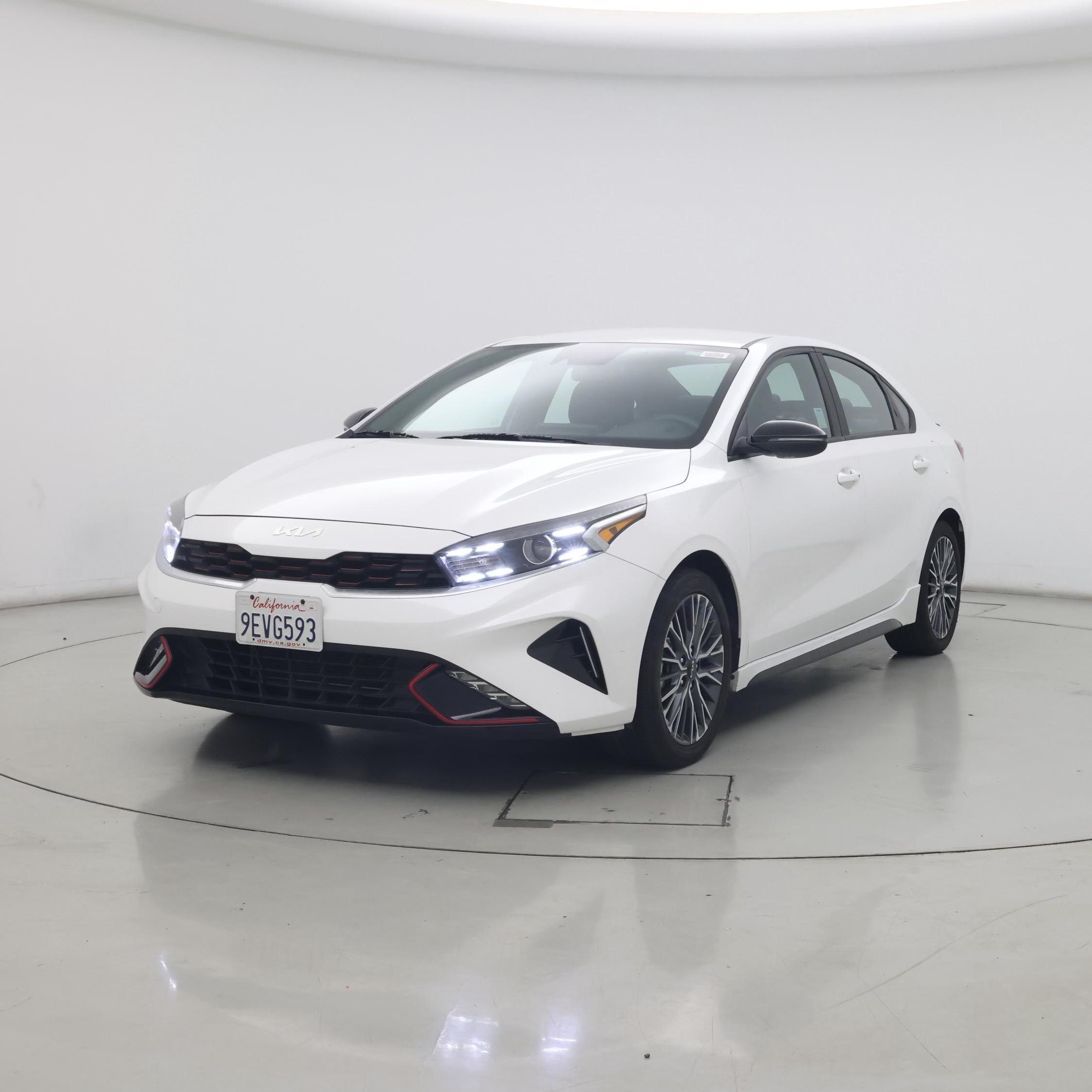 Thumbnail: 2023 Kia Forte - 4
