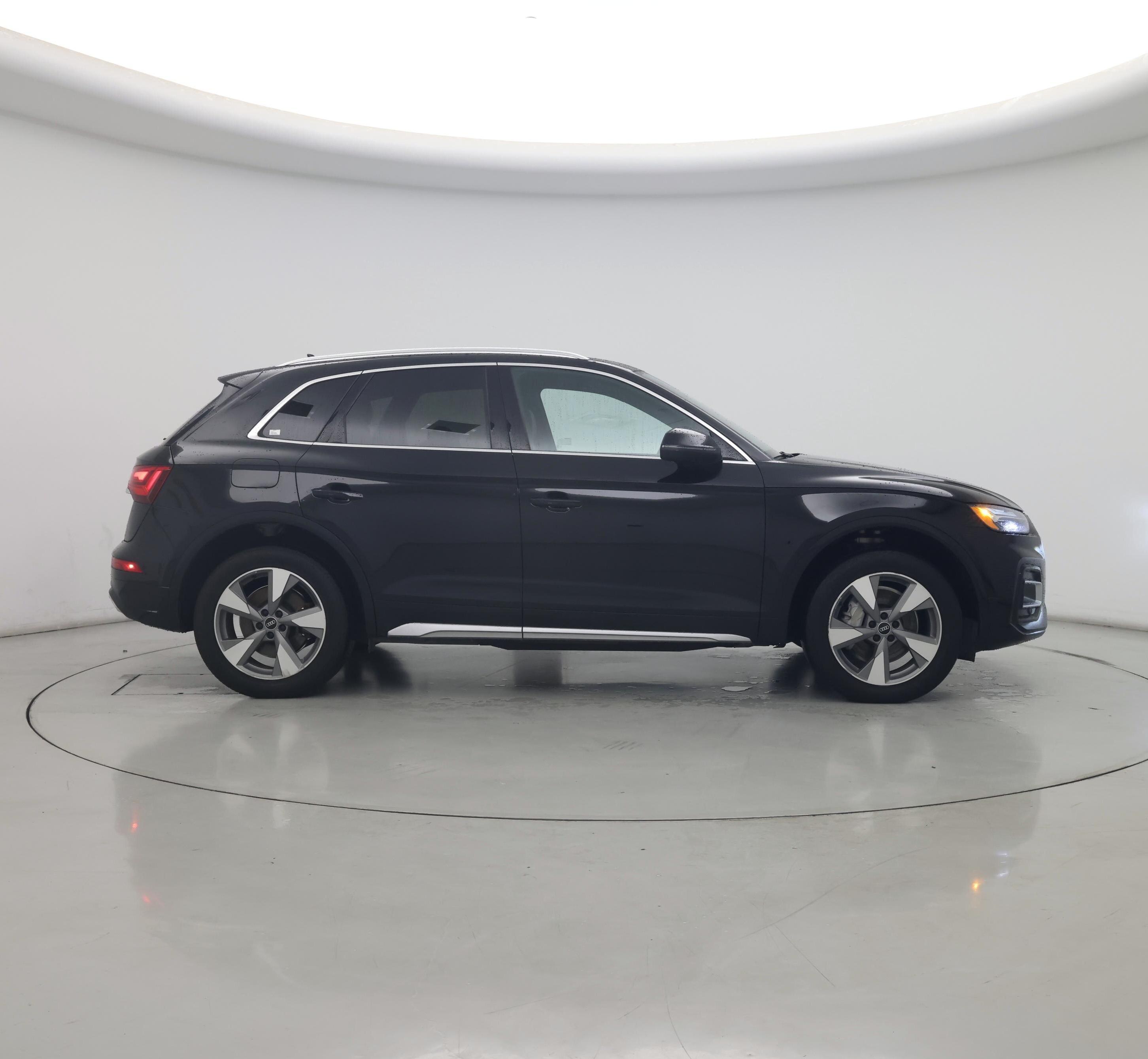 Thumbnail: 2023 Audi Q5 - 7