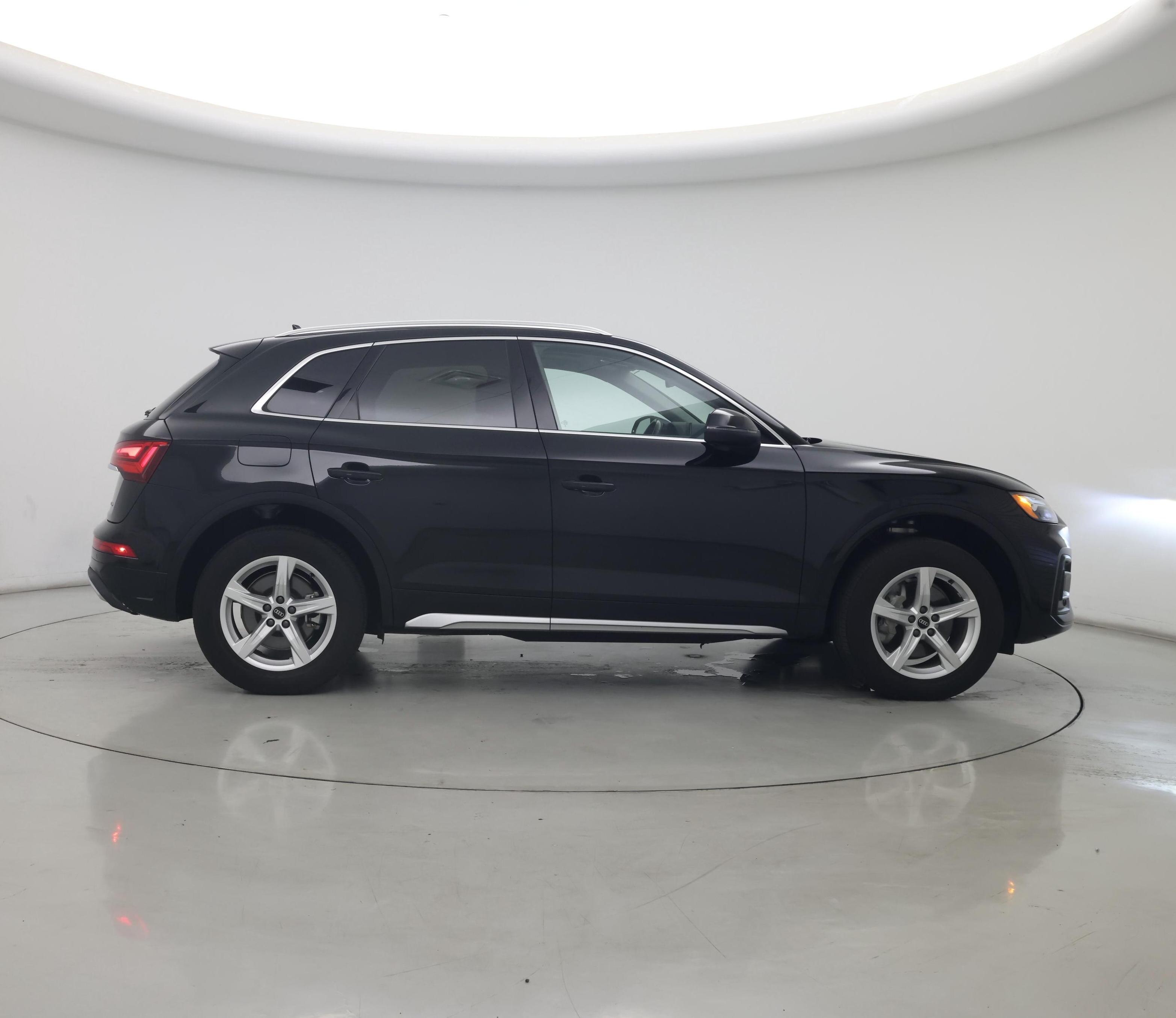 Thumbnail: 2023 Audi Q5 - 7