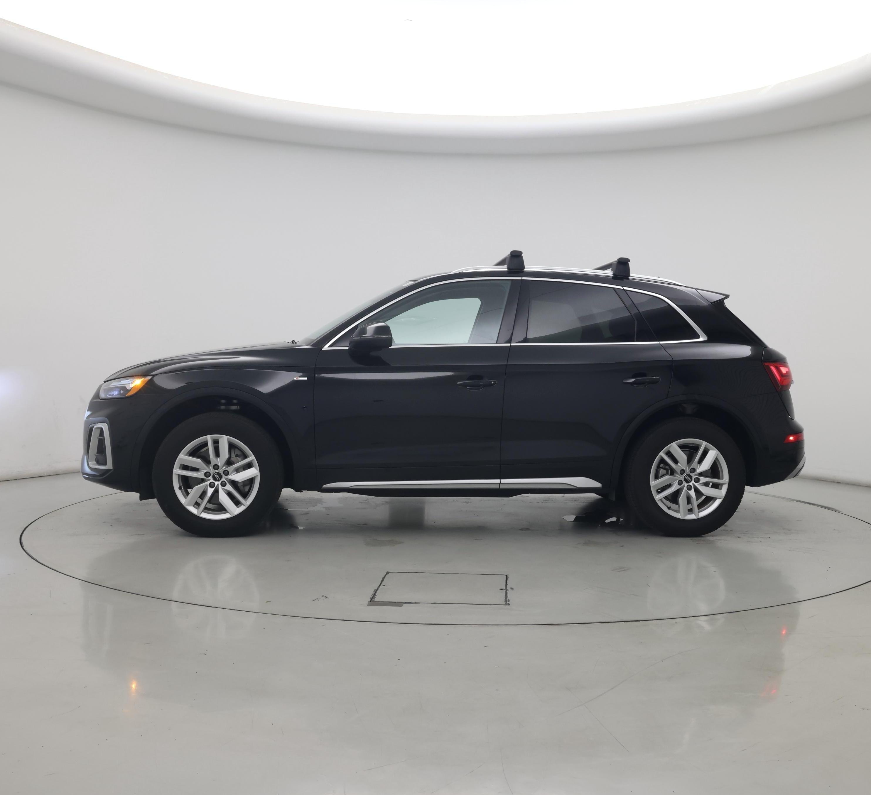 Thumbnail: 2023 Audi Q5 - 3