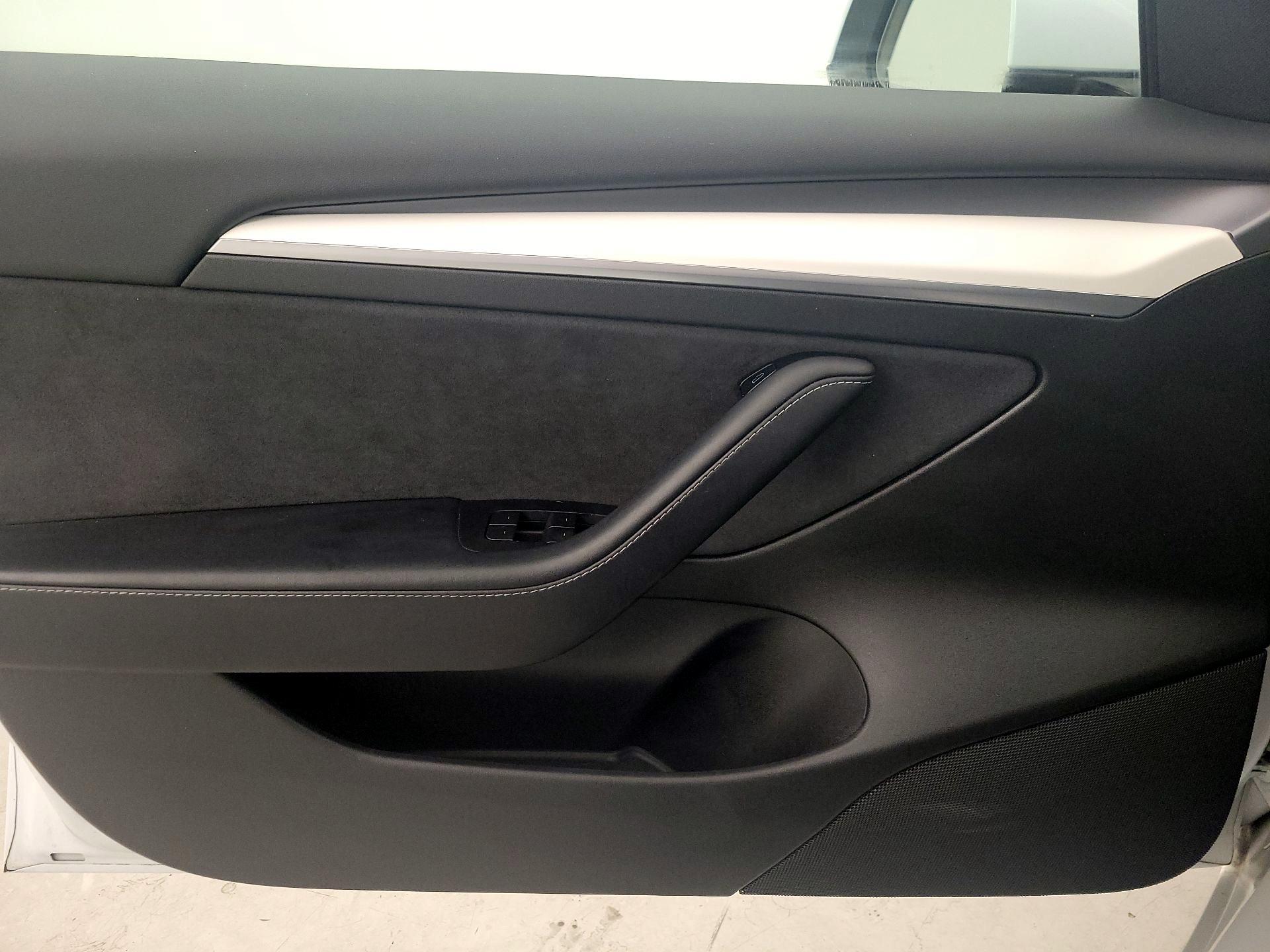 Thumbnail: 2021 Tesla Model 3 - 12