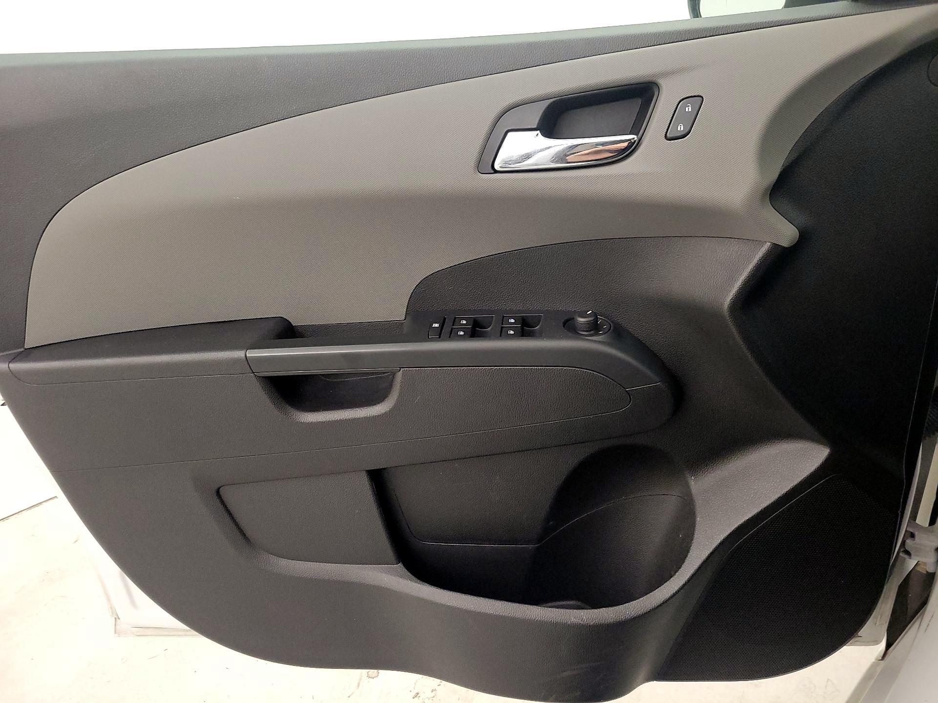 Thumbnail: 2015 Chevrolet Sonic - 12