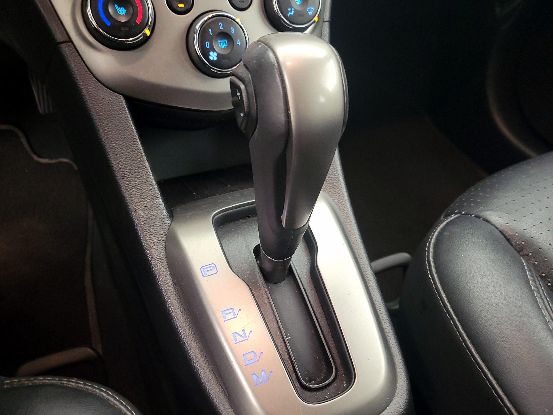 Thumbnail: 2015 Chevrolet Sonic - 17