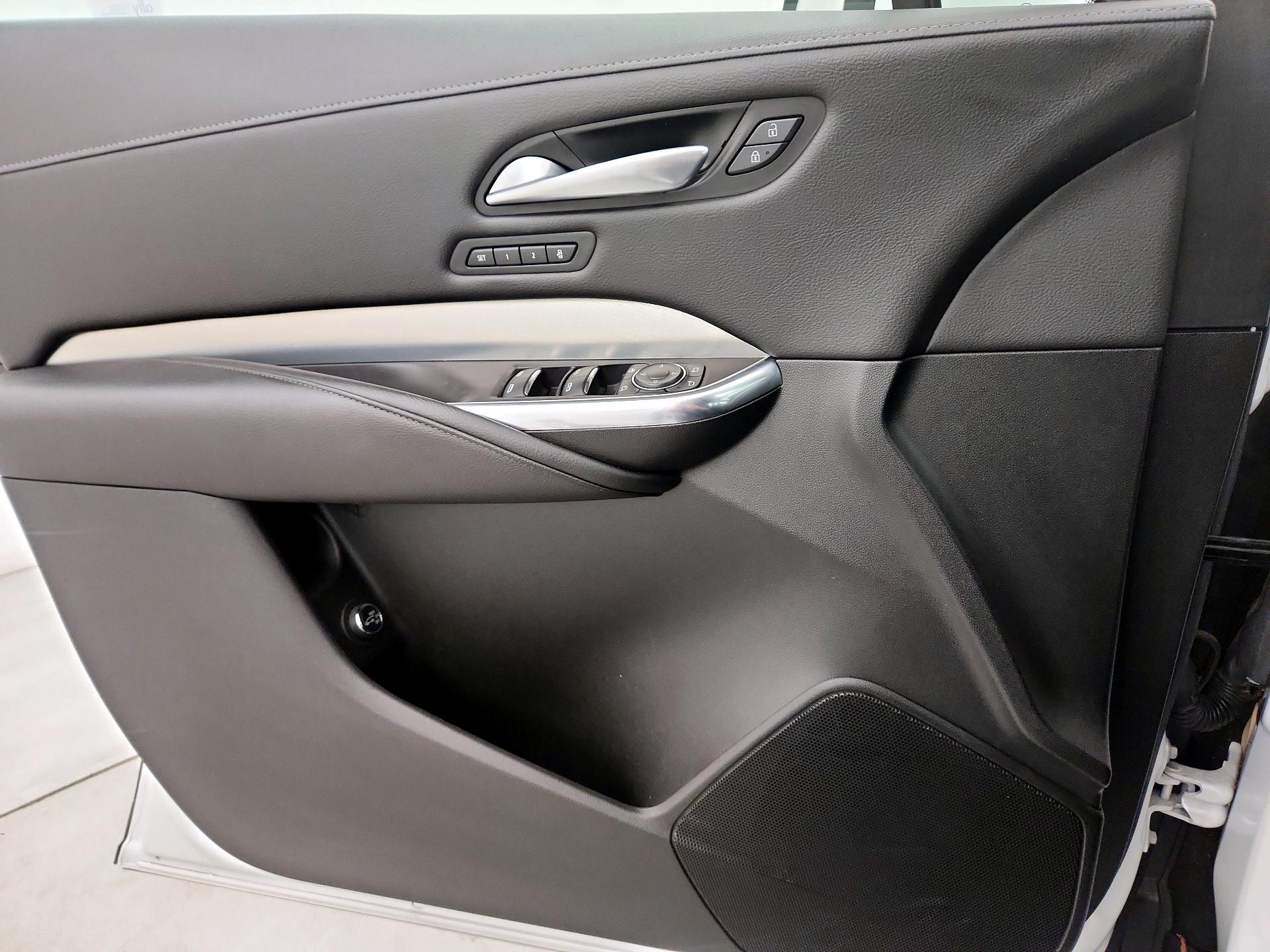 Thumbnail: 2023 Cadillac XT4 - 12