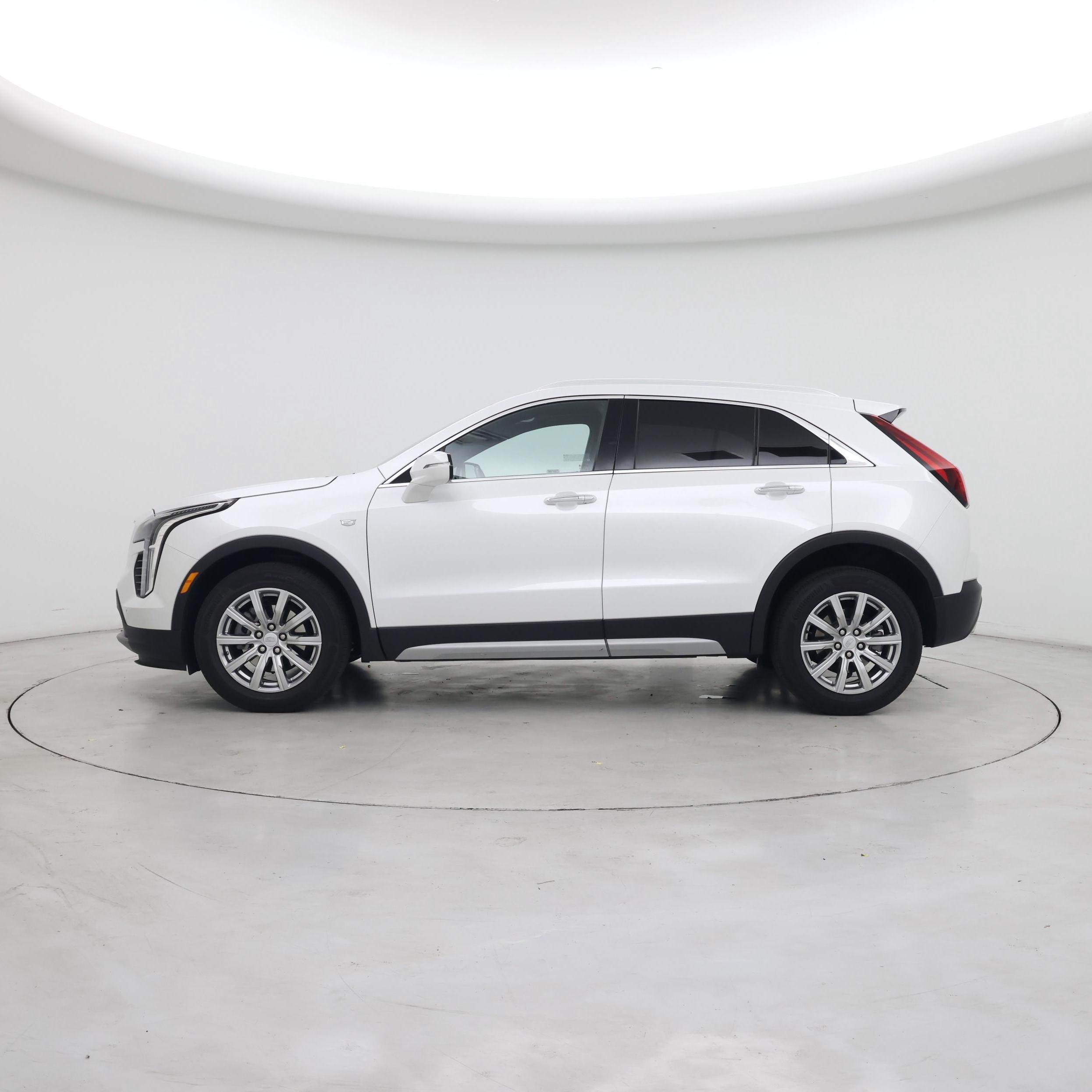 Thumbnail: 2023 Cadillac XT4 - 3