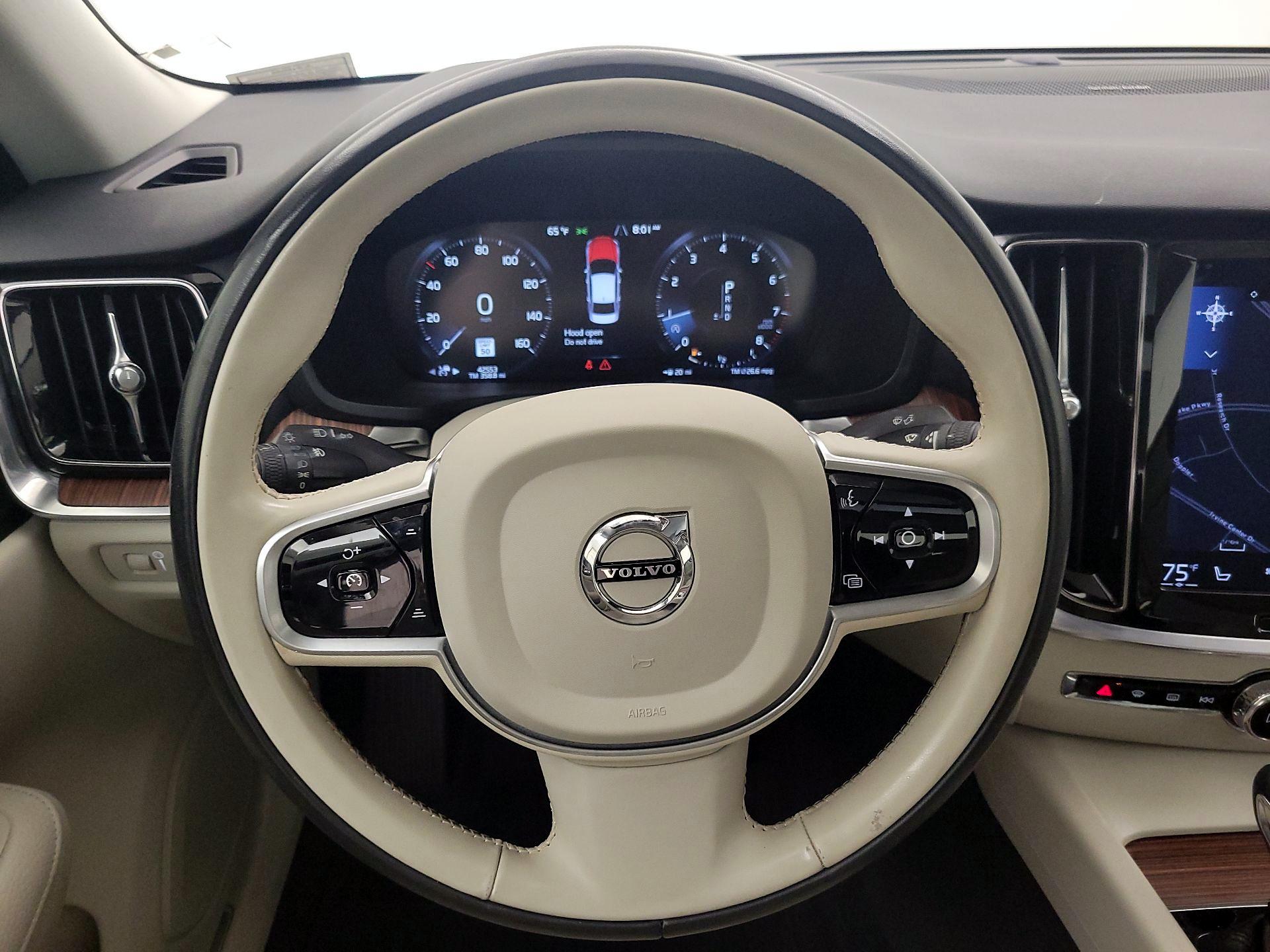 Thumbnail: 2020 Volvo S60 - 10