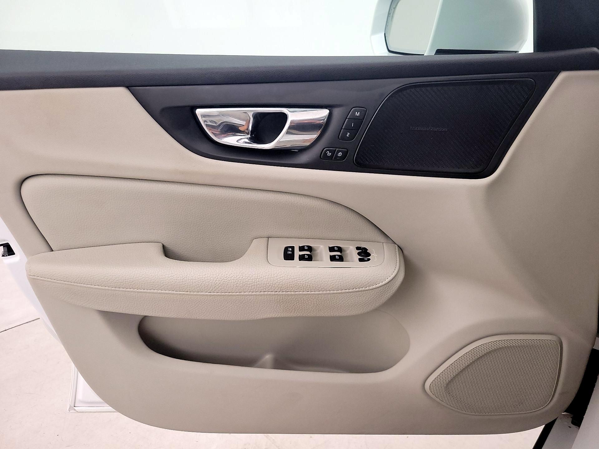 Thumbnail: 2020 Volvo S60 - 12