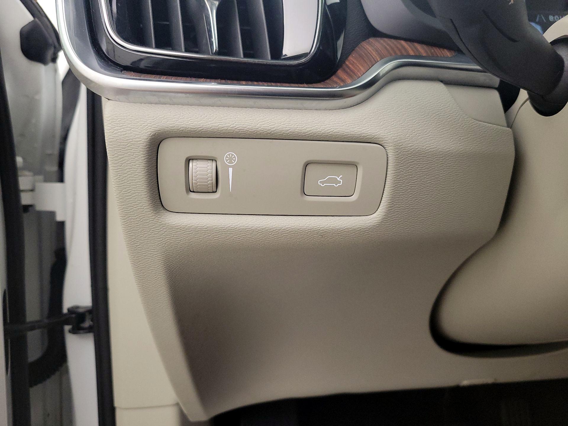 Thumbnail: 2020 Volvo S60 - 13