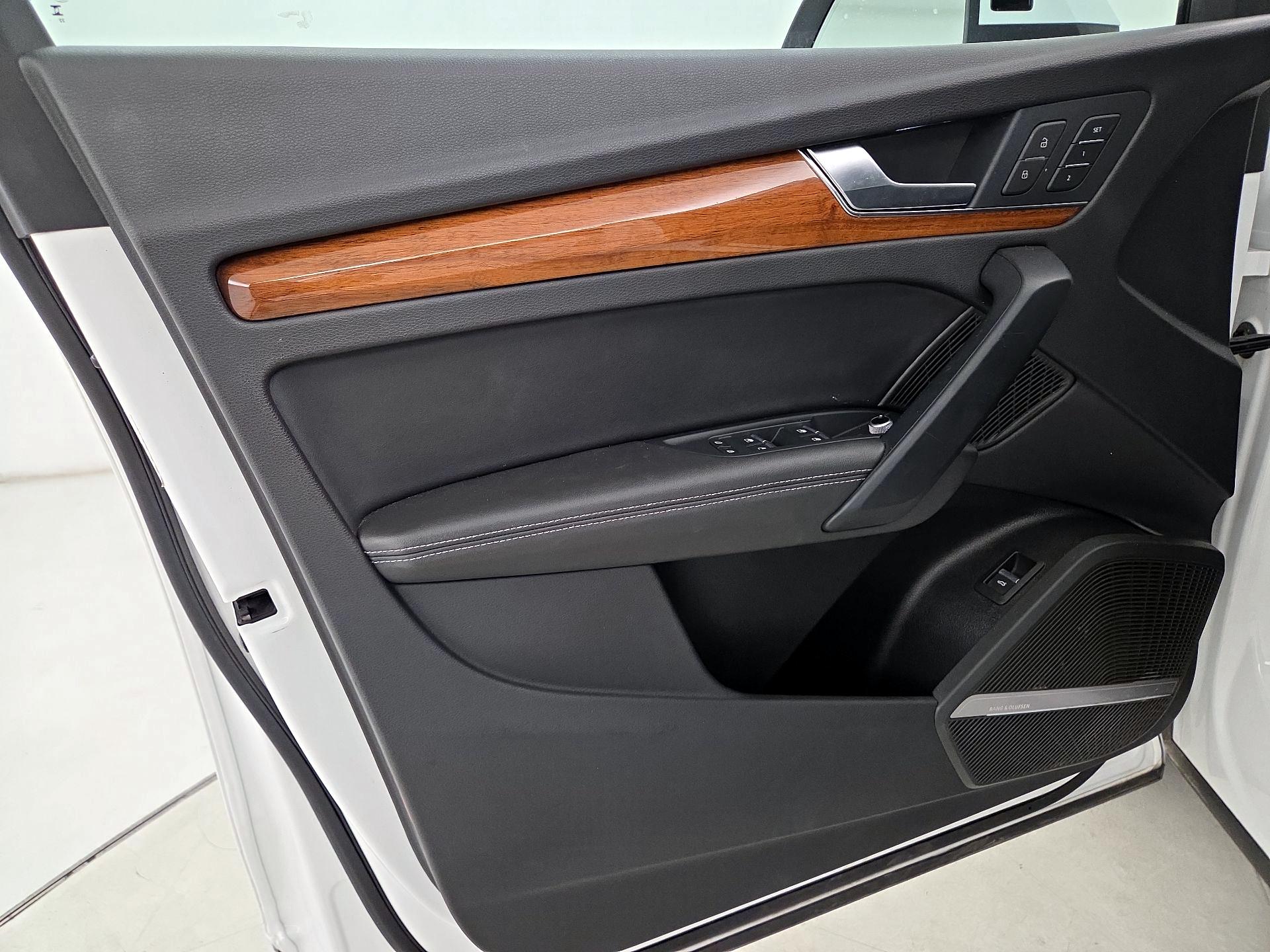 Thumbnail: 2023 Audi Q5 - 12