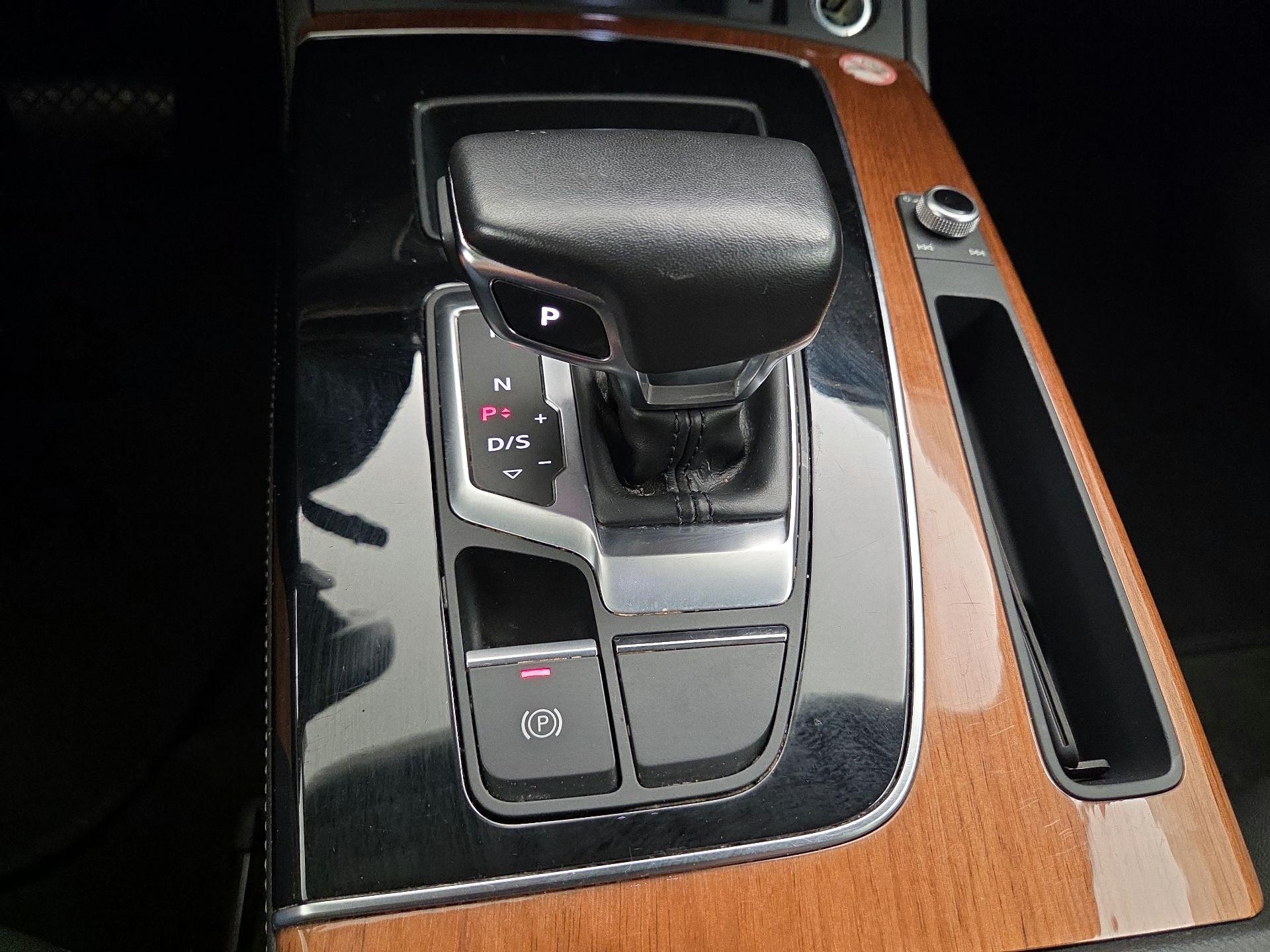 Thumbnail: 2023 Audi Q5 - 17