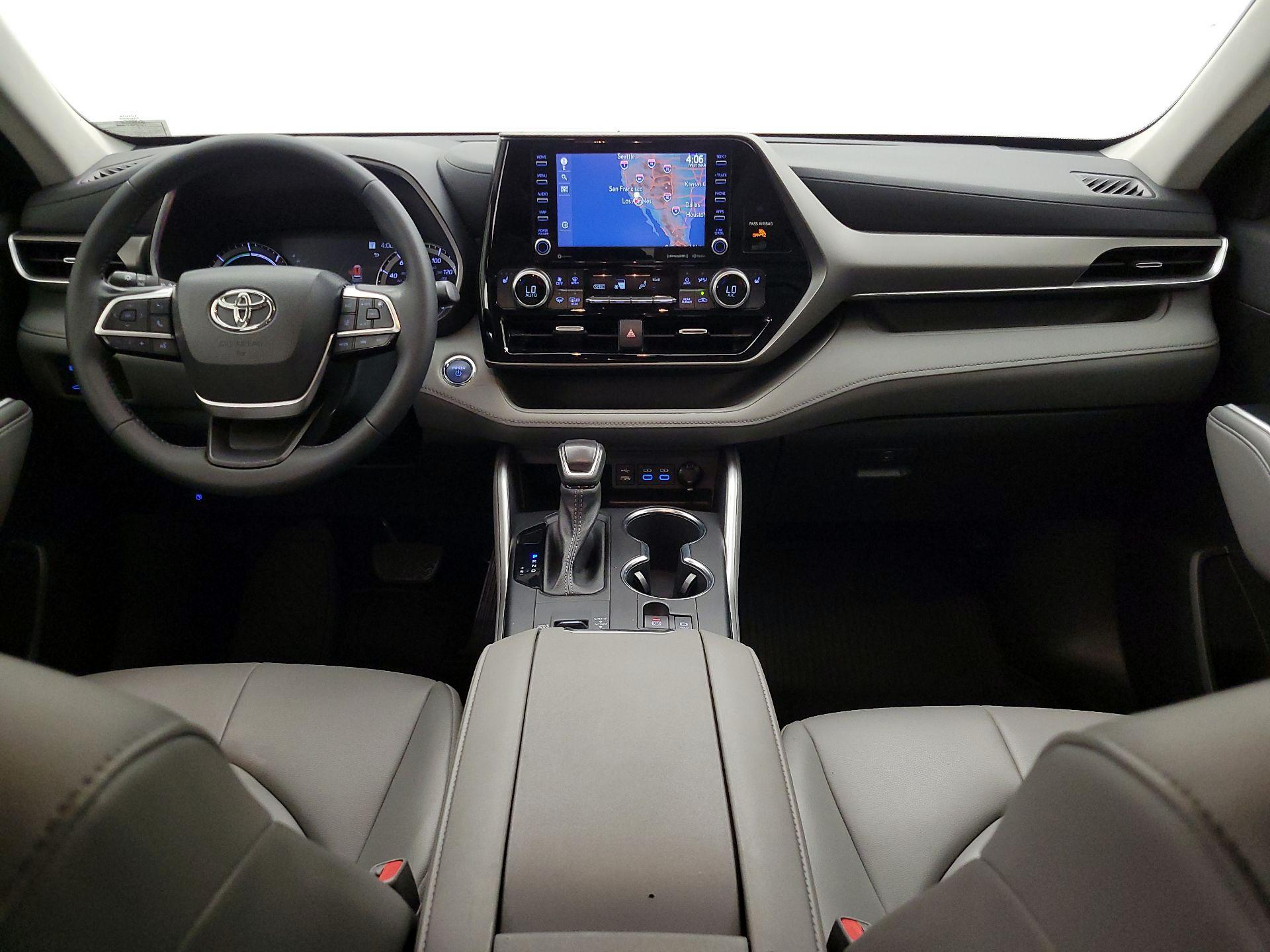 Thumbnail: 2022 Toyota Highlander - 9