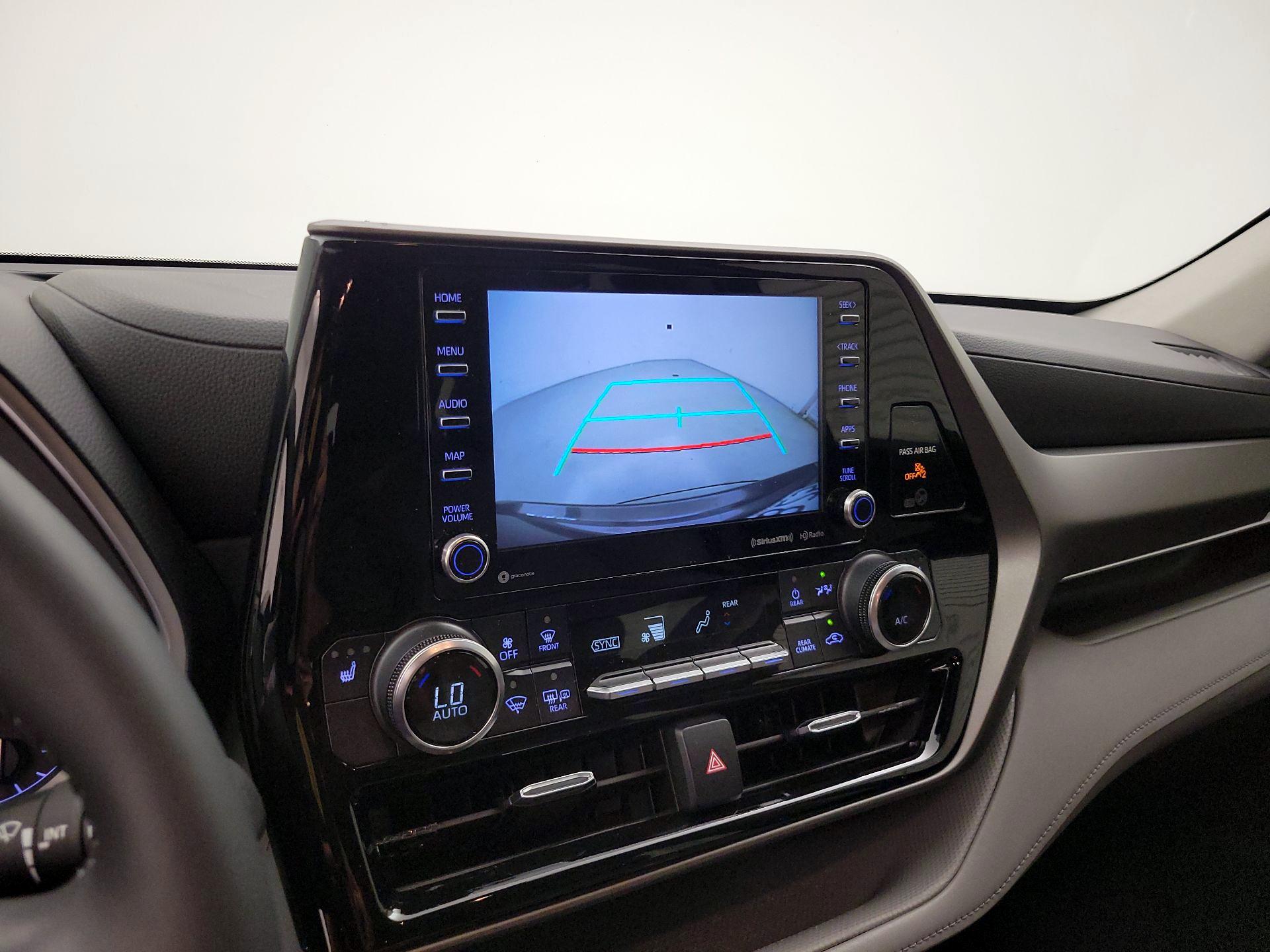 Thumbnail: 2022 Toyota Highlander - 15
