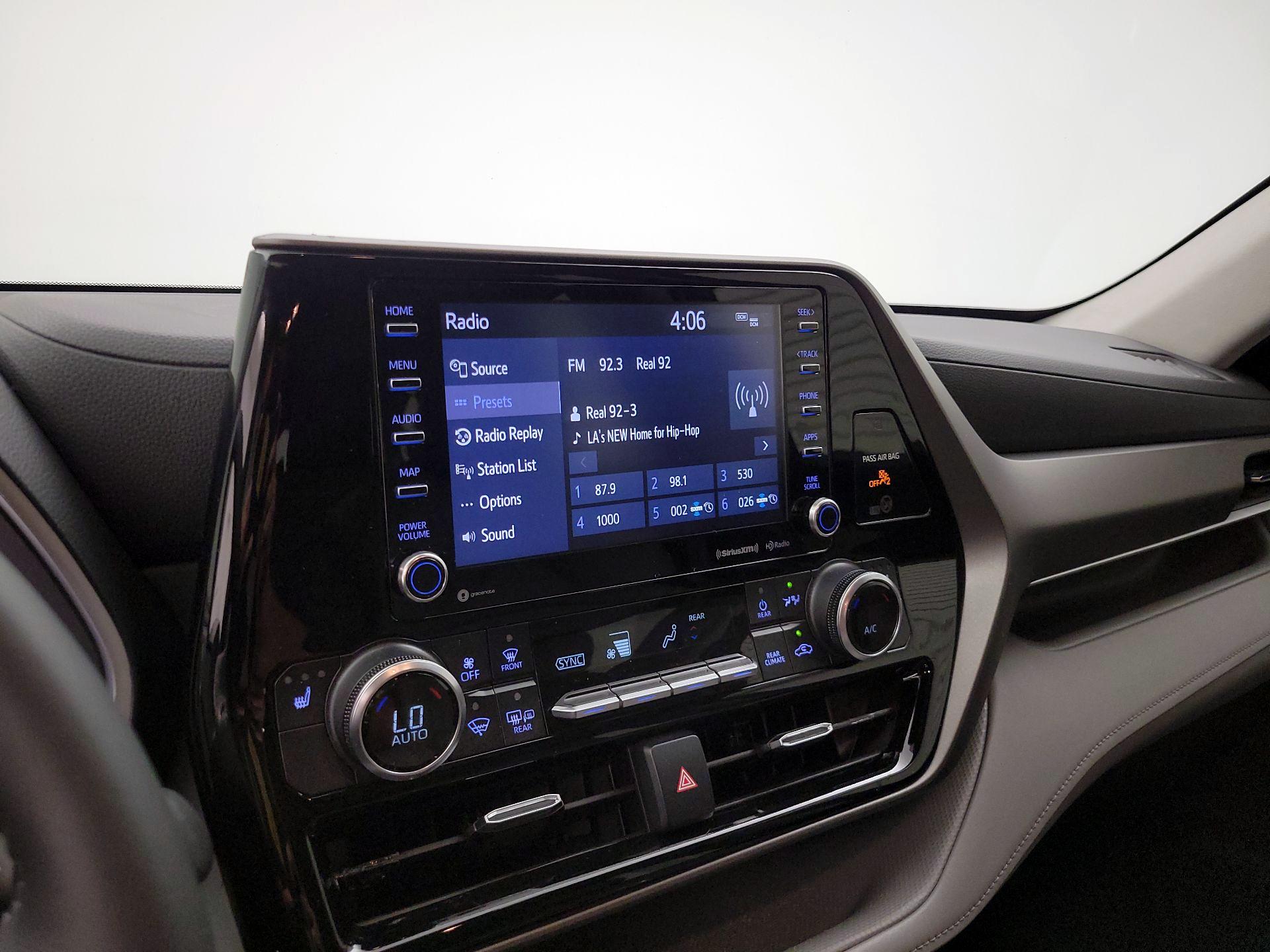 Thumbnail: 2022 Toyota Highlander - 16