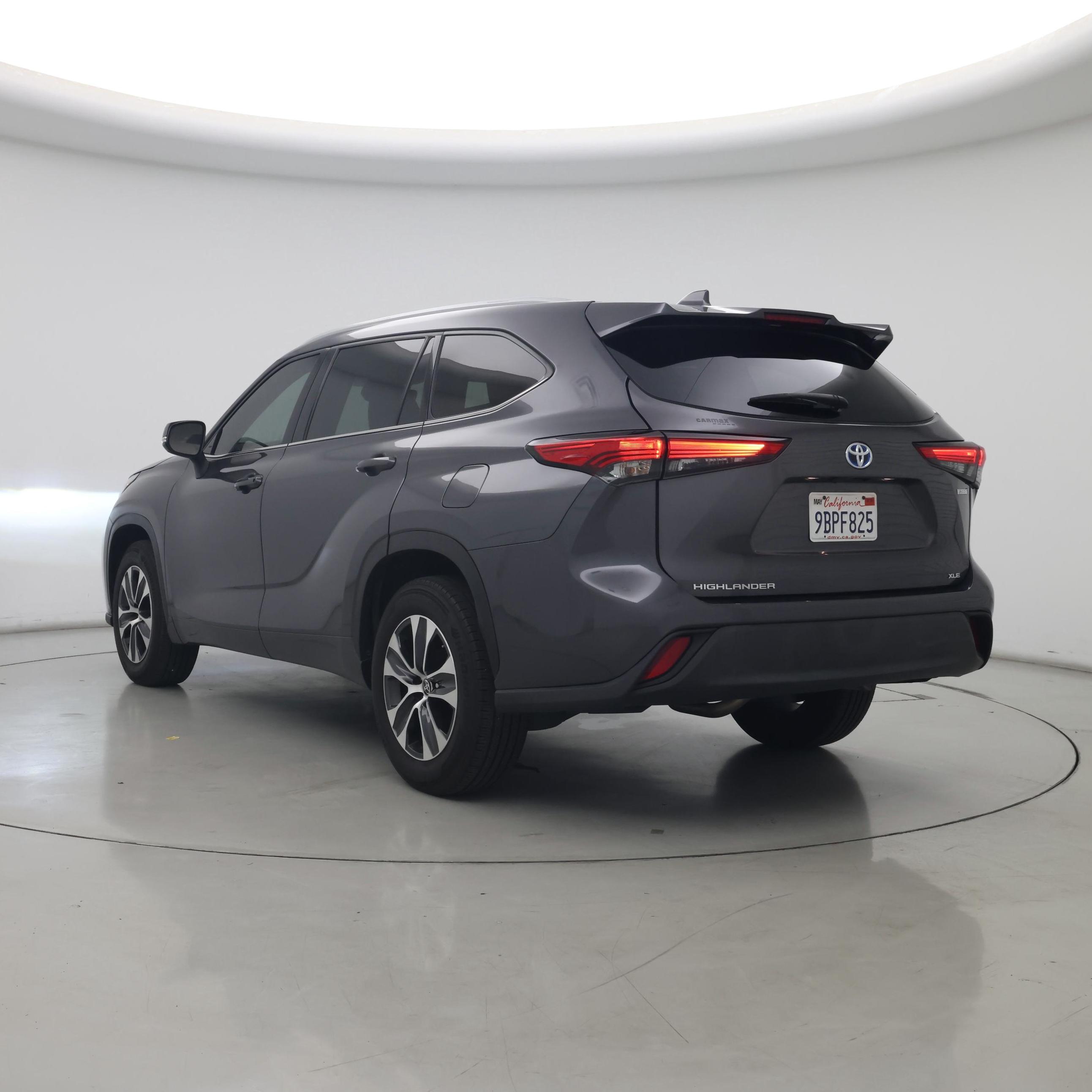 Thumbnail: 2022 Toyota Highlander - 2