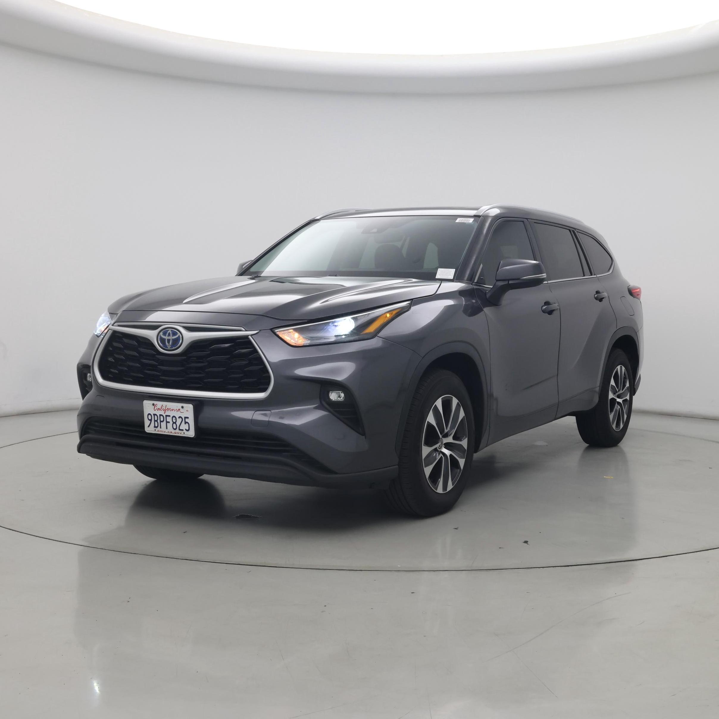 Thumbnail: 2022 Toyota Highlander - 4