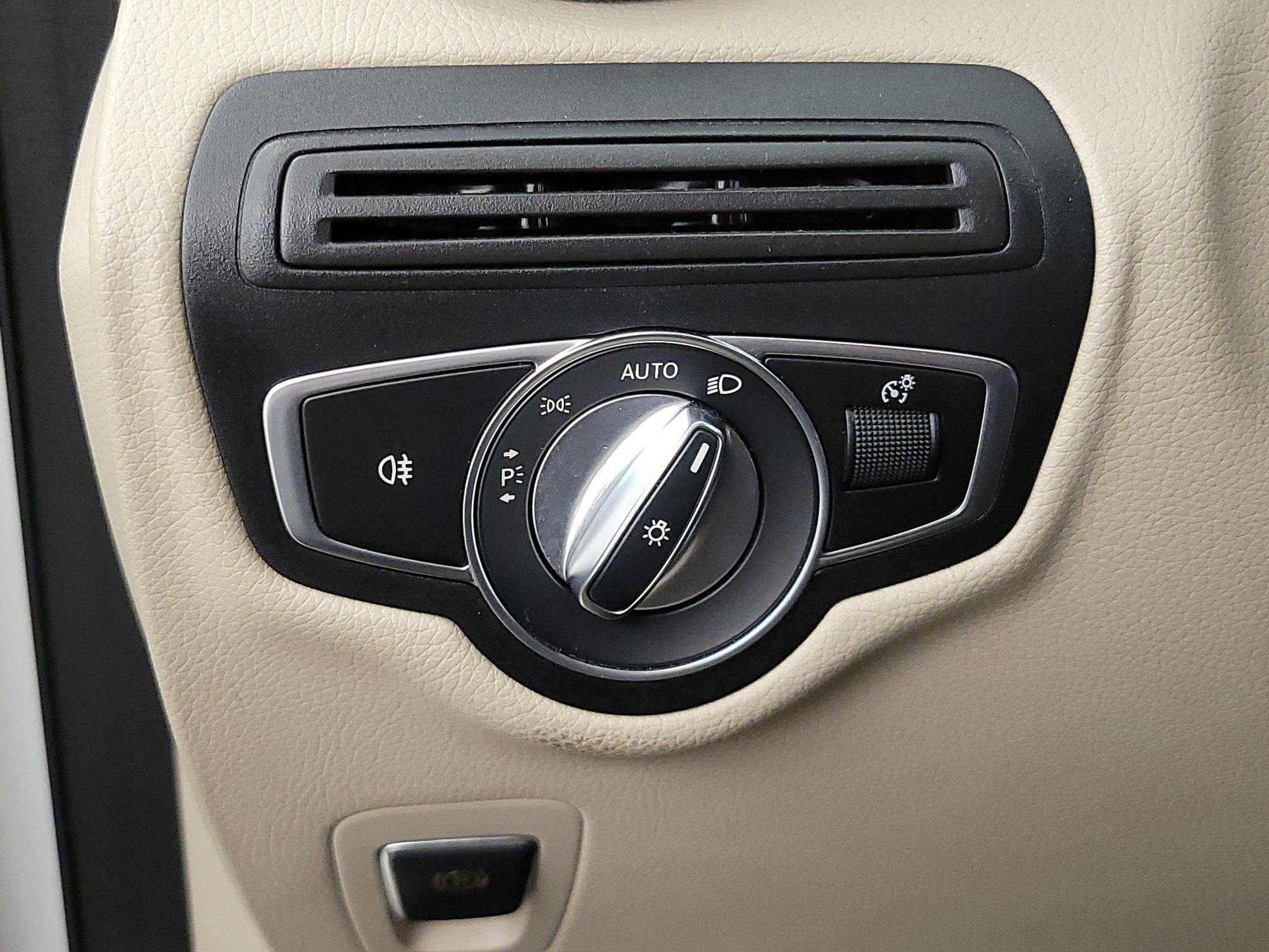 Thumbnail: 2019 Mercedes-Benz GLC - 13