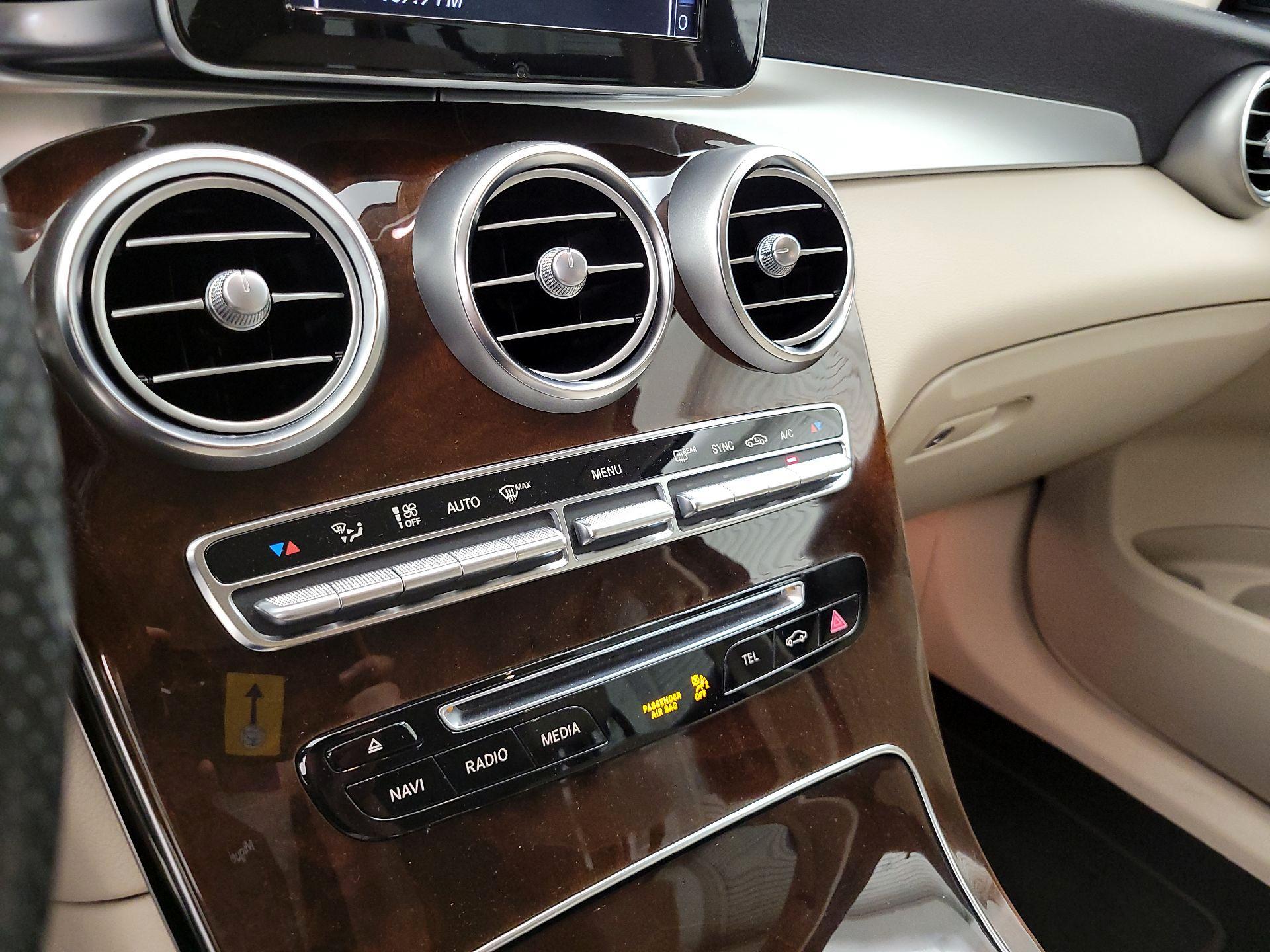 Thumbnail: 2019 Mercedes-Benz GLC - 16