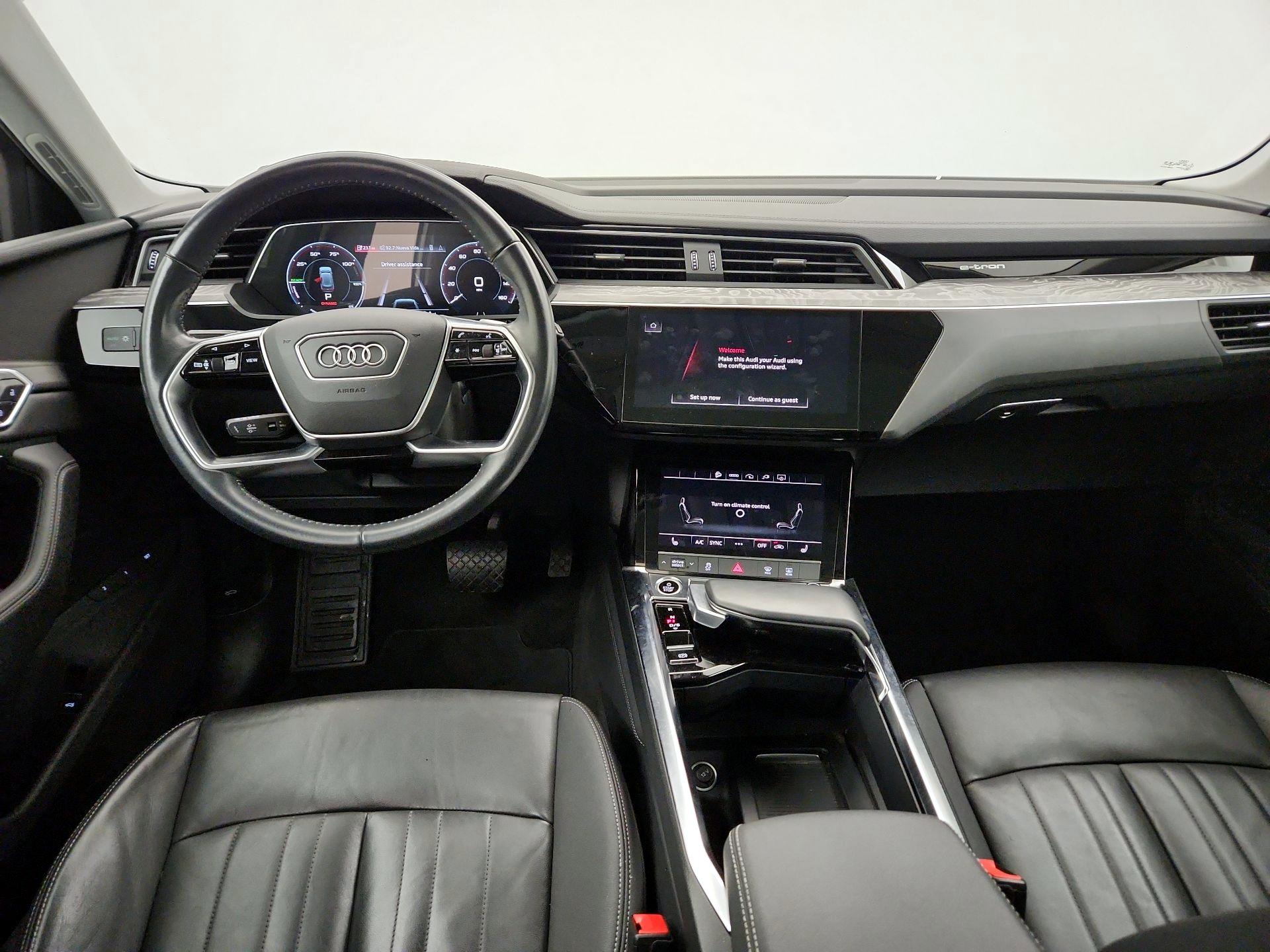 Thumbnail: 2021 Audi e-tron - 9